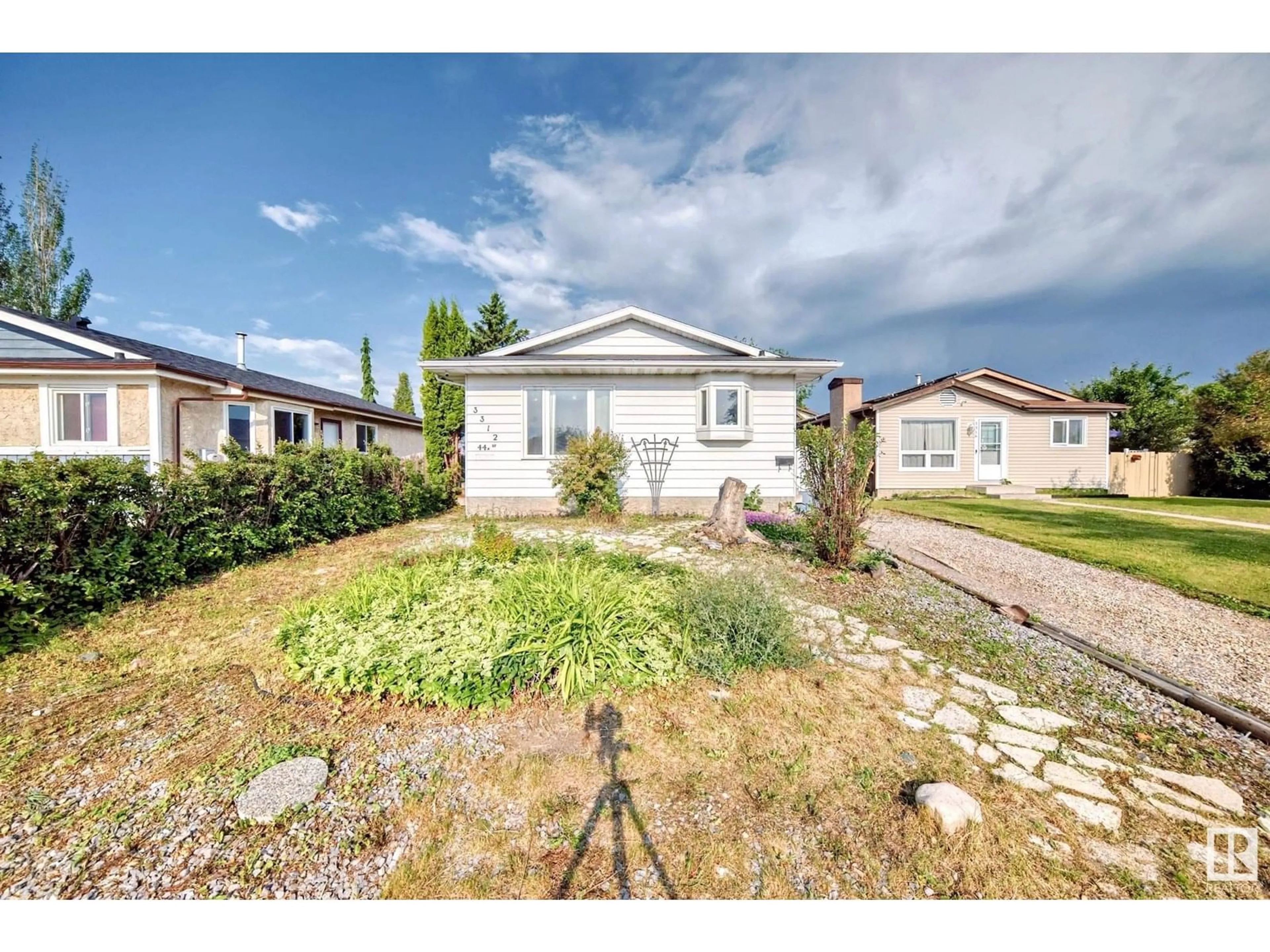 Unknown for 3312 44A ST, Edmonton Alberta T6L4W9