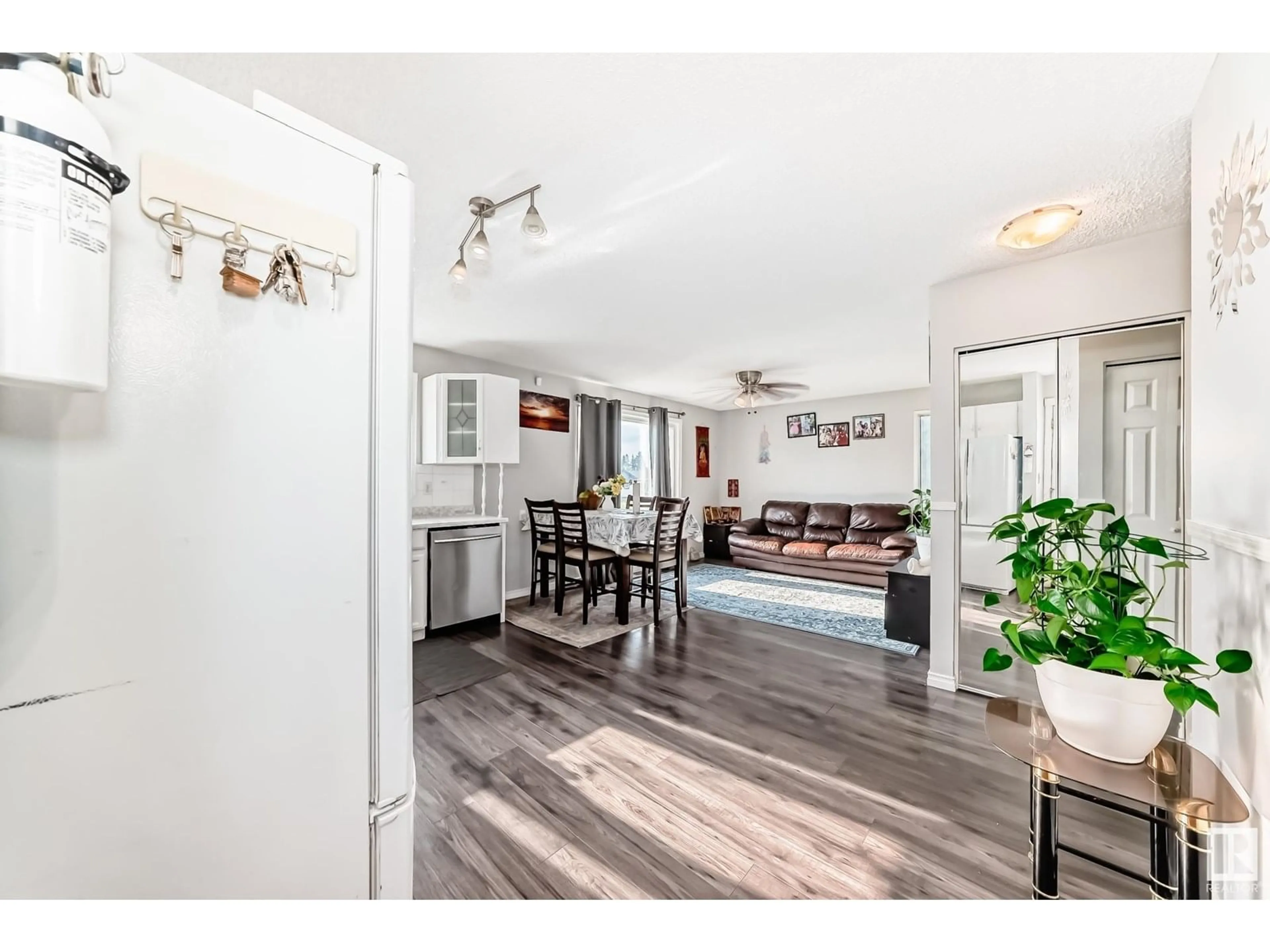Unknown for 3312 44A ST, Edmonton Alberta T6L4W9