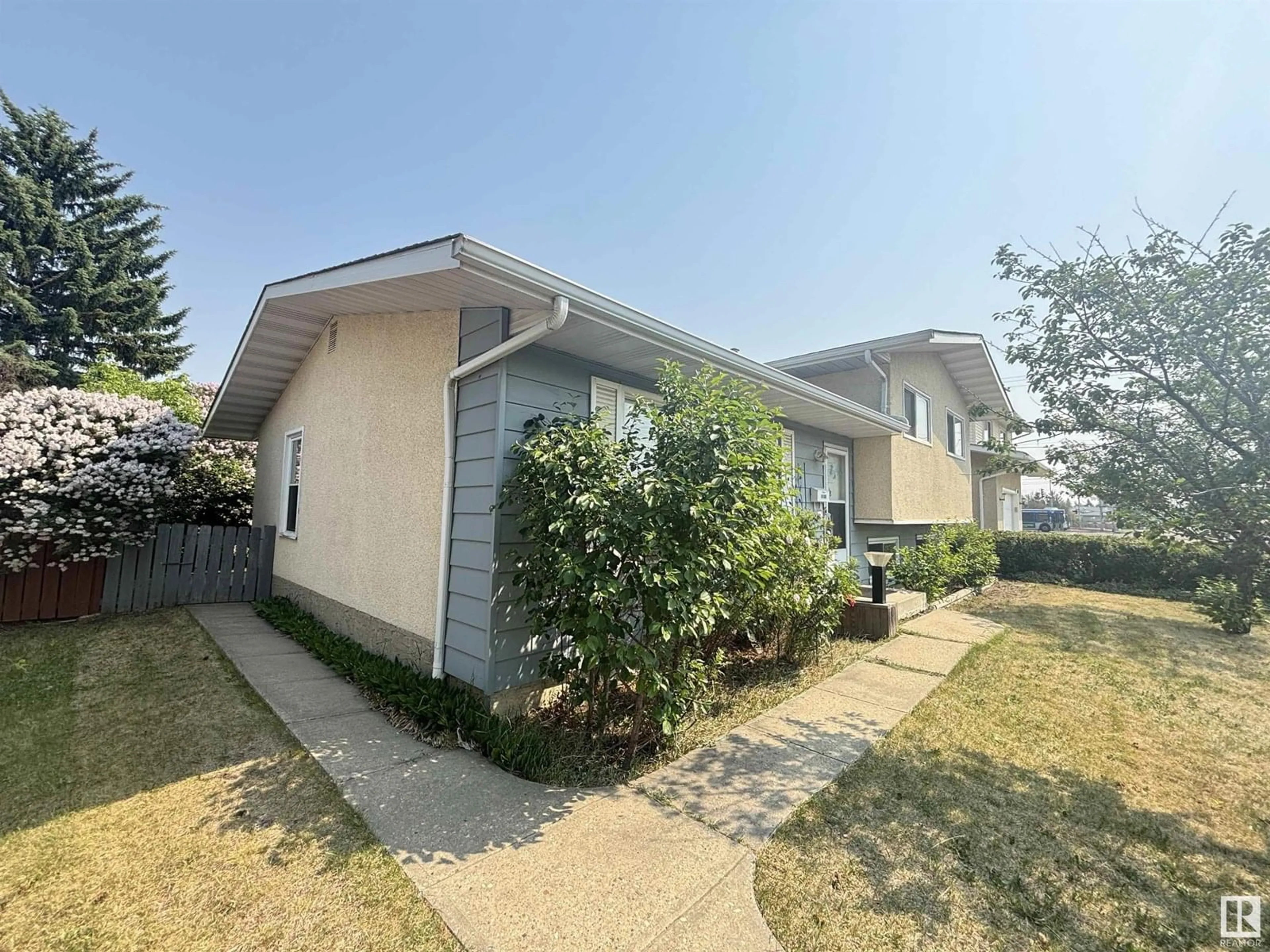 A pic from outside/outdoor area/front of a property/back of a property/a pic from drone, street for 11108 40 AV, Edmonton Alberta T6J0R1