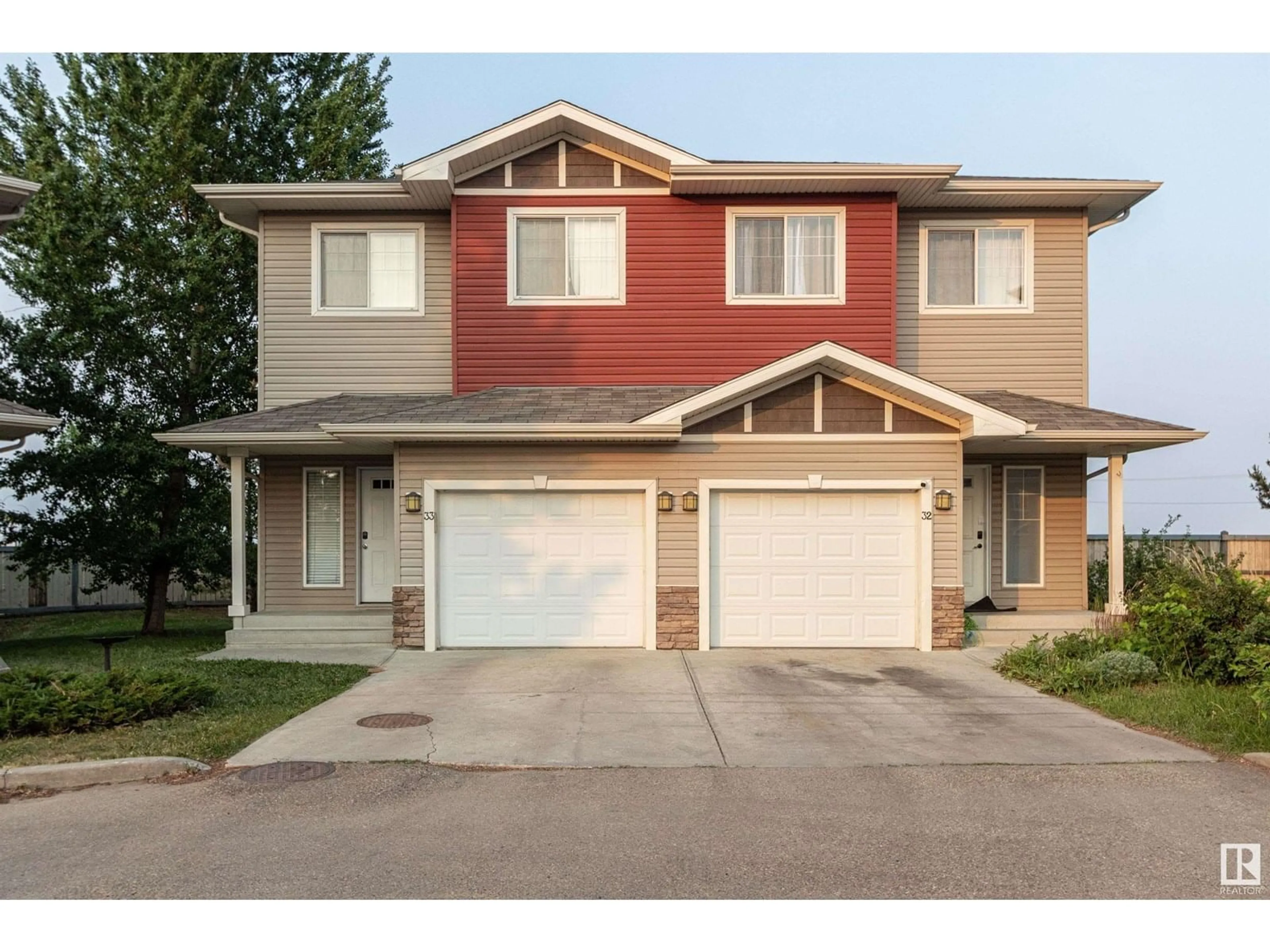 Home with vinyl exterior material, street for #33 - 15151 43 ST, Edmonton Alberta T5Y0L3