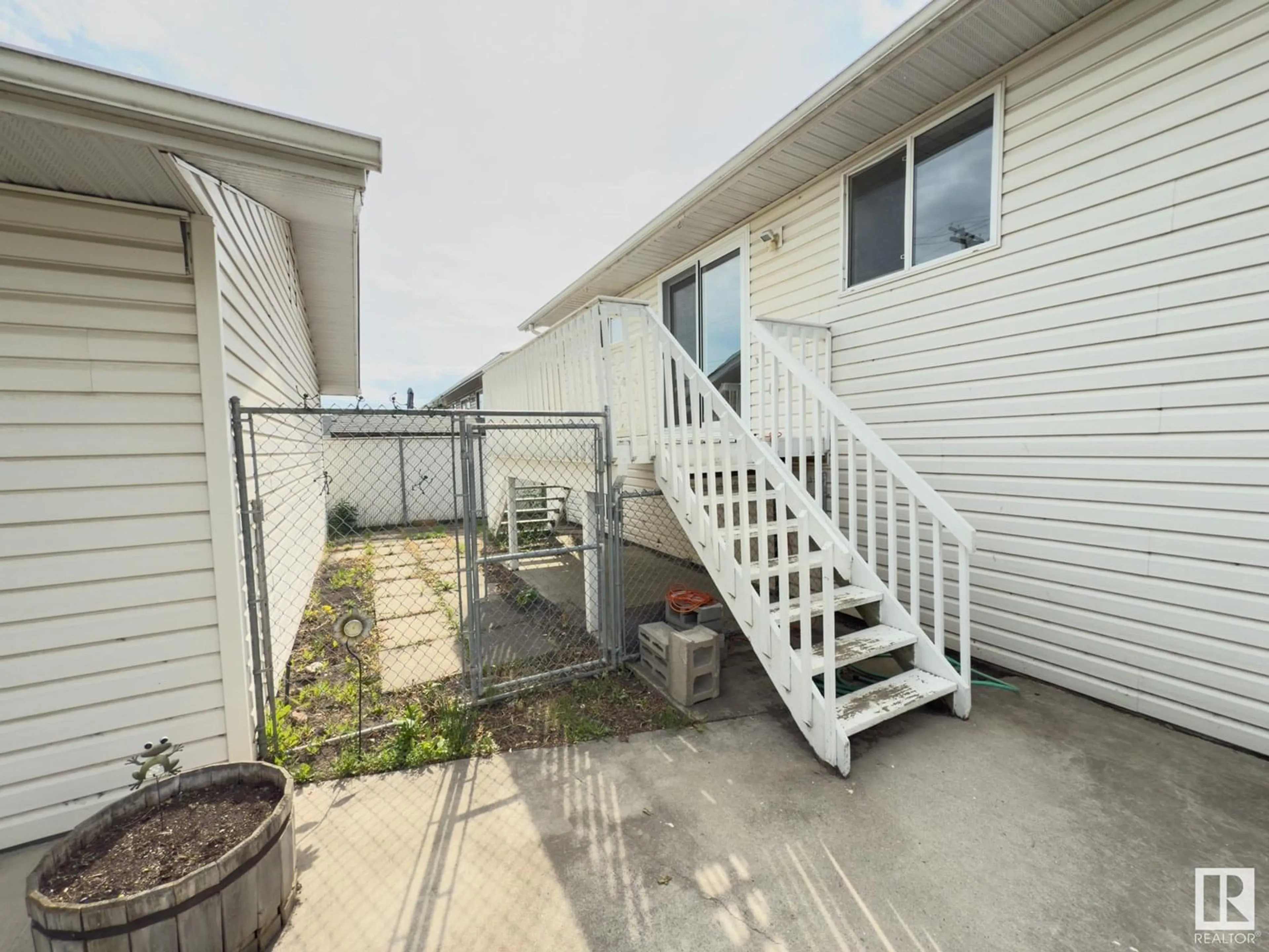 Patio, unknown for 5217 53 AV, Bonnyville Town Alberta T9N2B2
