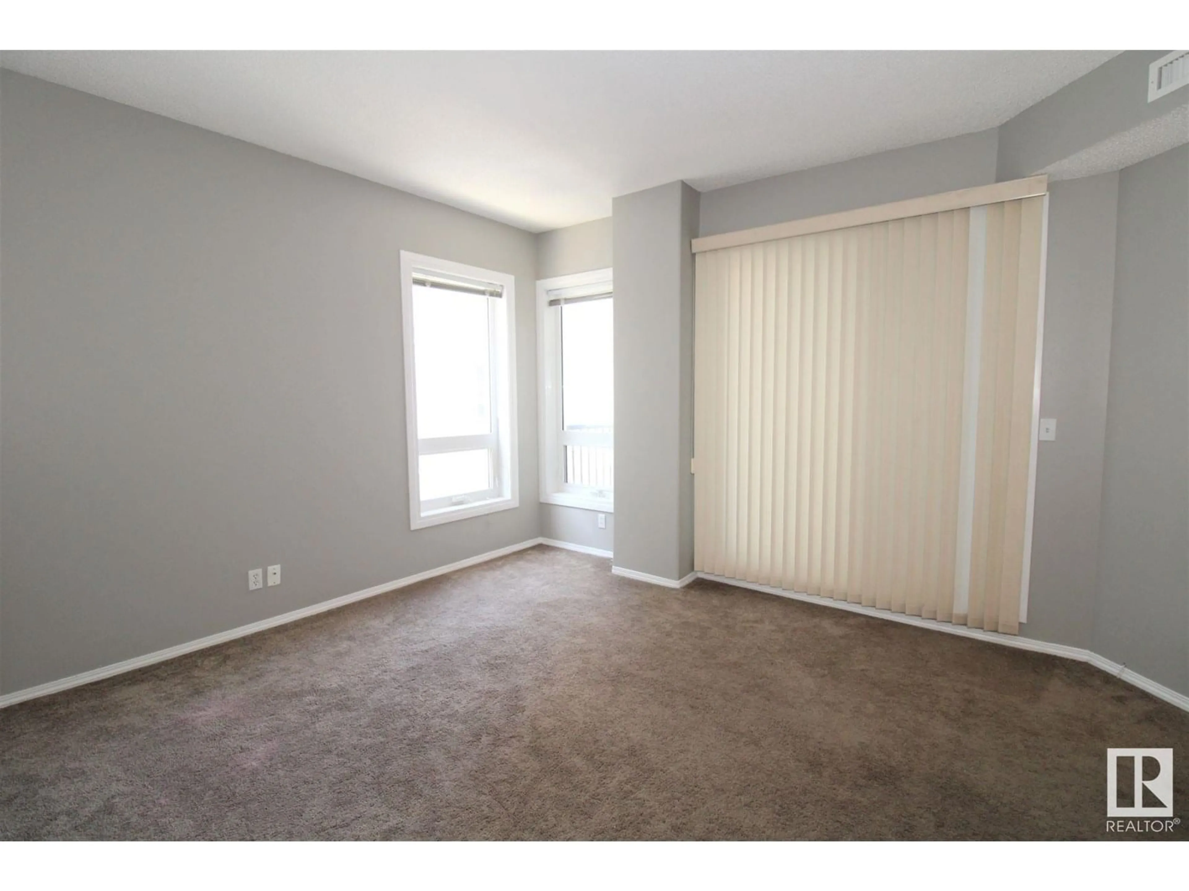 A pic of a room for #404 - 11103 84 AV, Edmonton Alberta T6G2X4