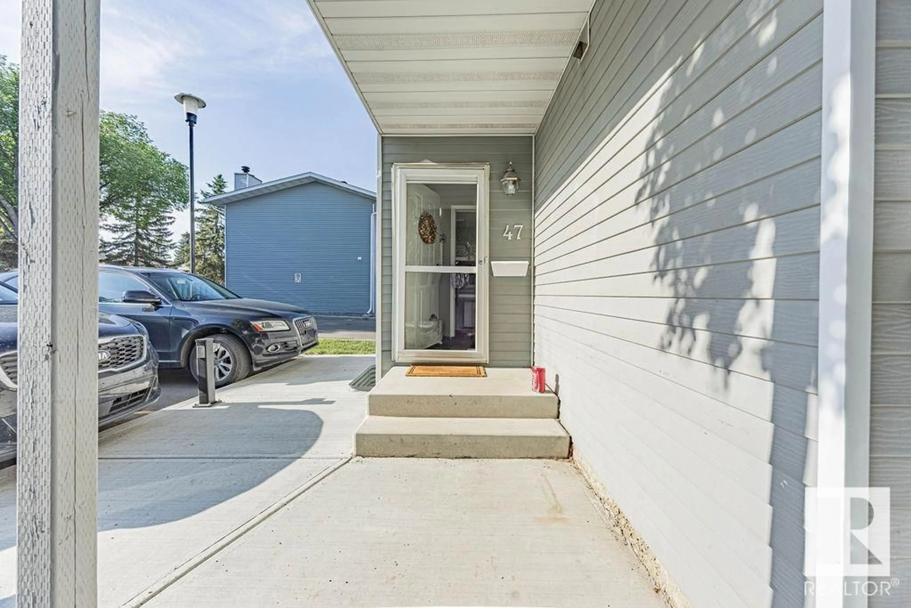 Indoor entryway for #47 - 15710 BEAUMARIS RD, Edmonton Alberta T5X5E2