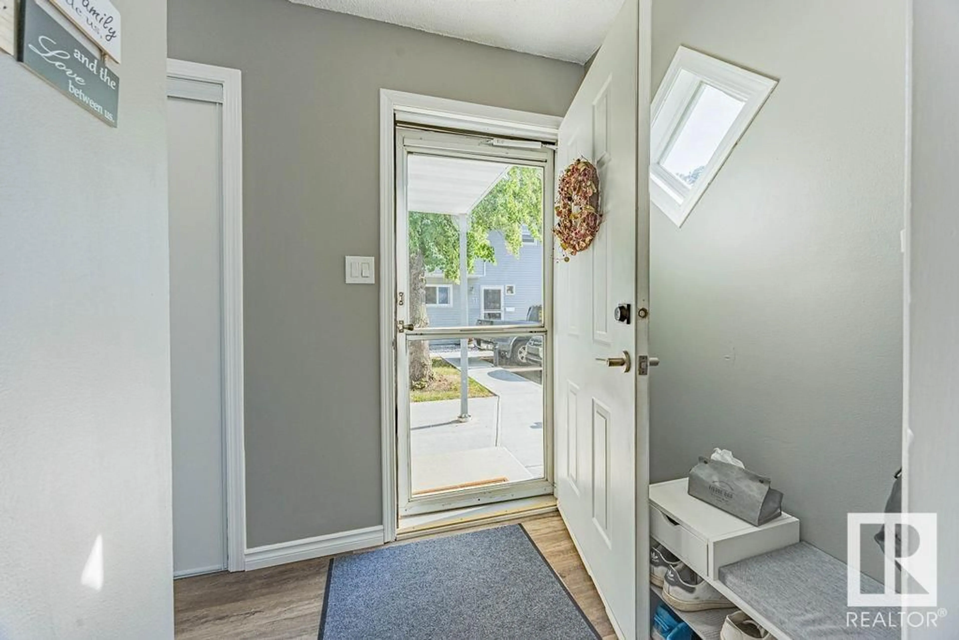 Indoor entryway for #47 - 15710 BEAUMARIS RD, Edmonton Alberta T5X5E2