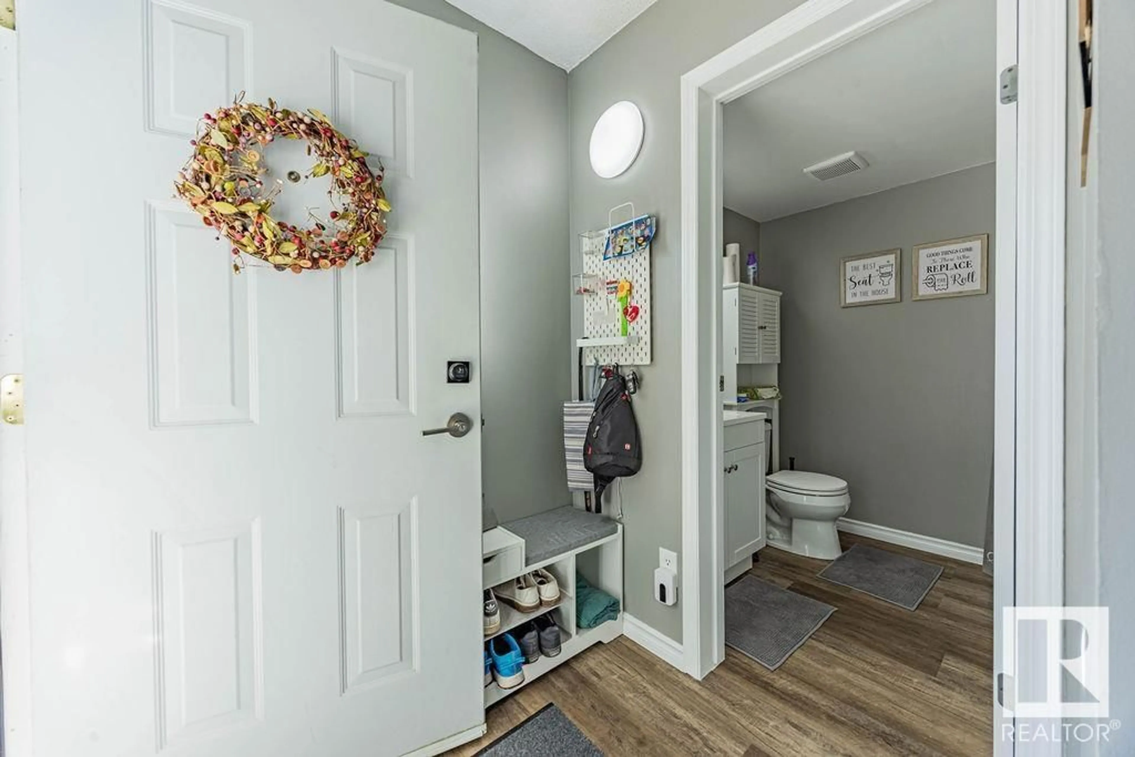 Indoor entryway for #47 - 15710 BEAUMARIS RD, Edmonton Alberta T5X5E2