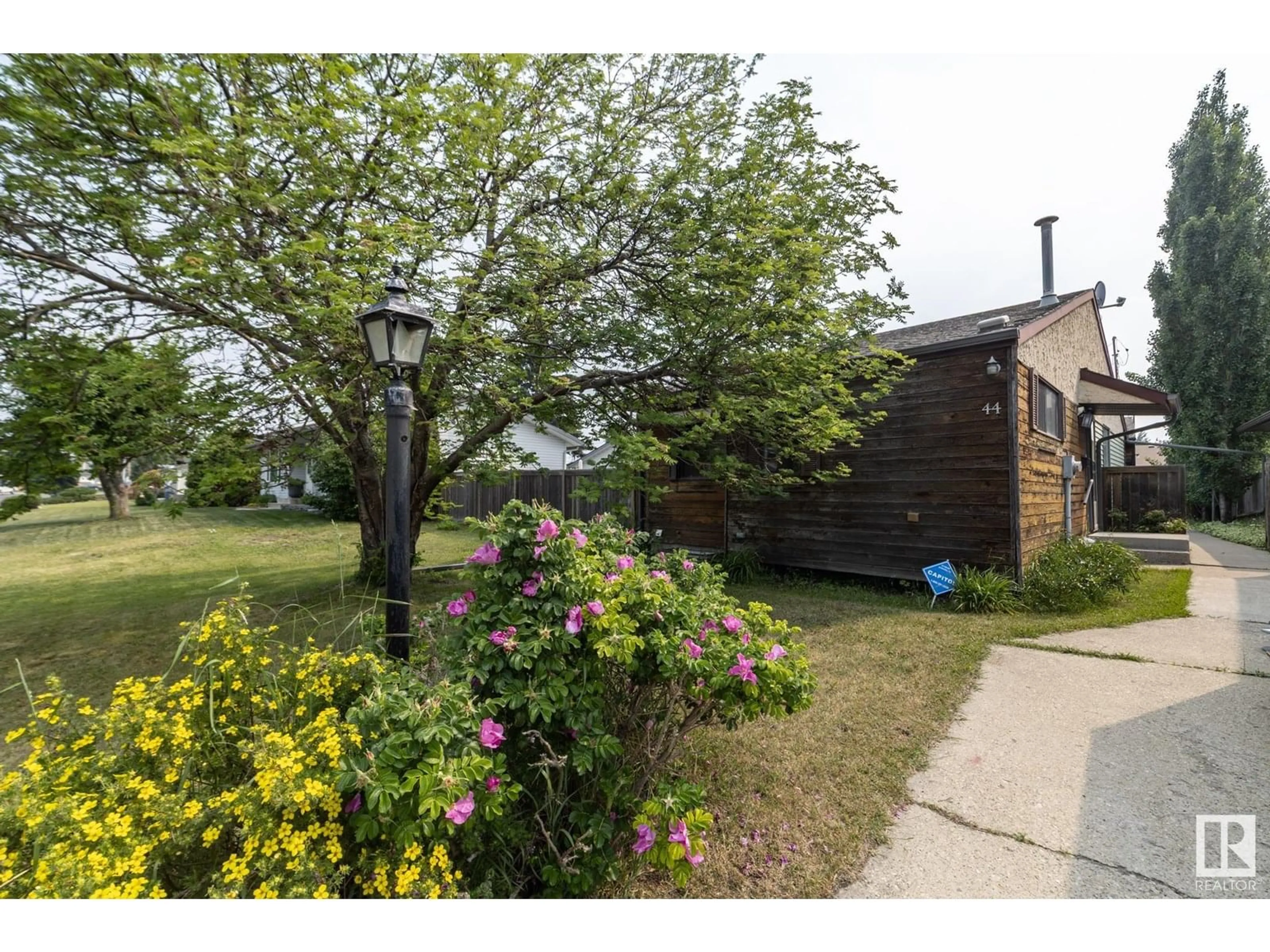 A pic from outside/outdoor area/front of a property/back of a property/a pic from drone, street for 44 ERIE ST, Devon Alberta T9G1S8