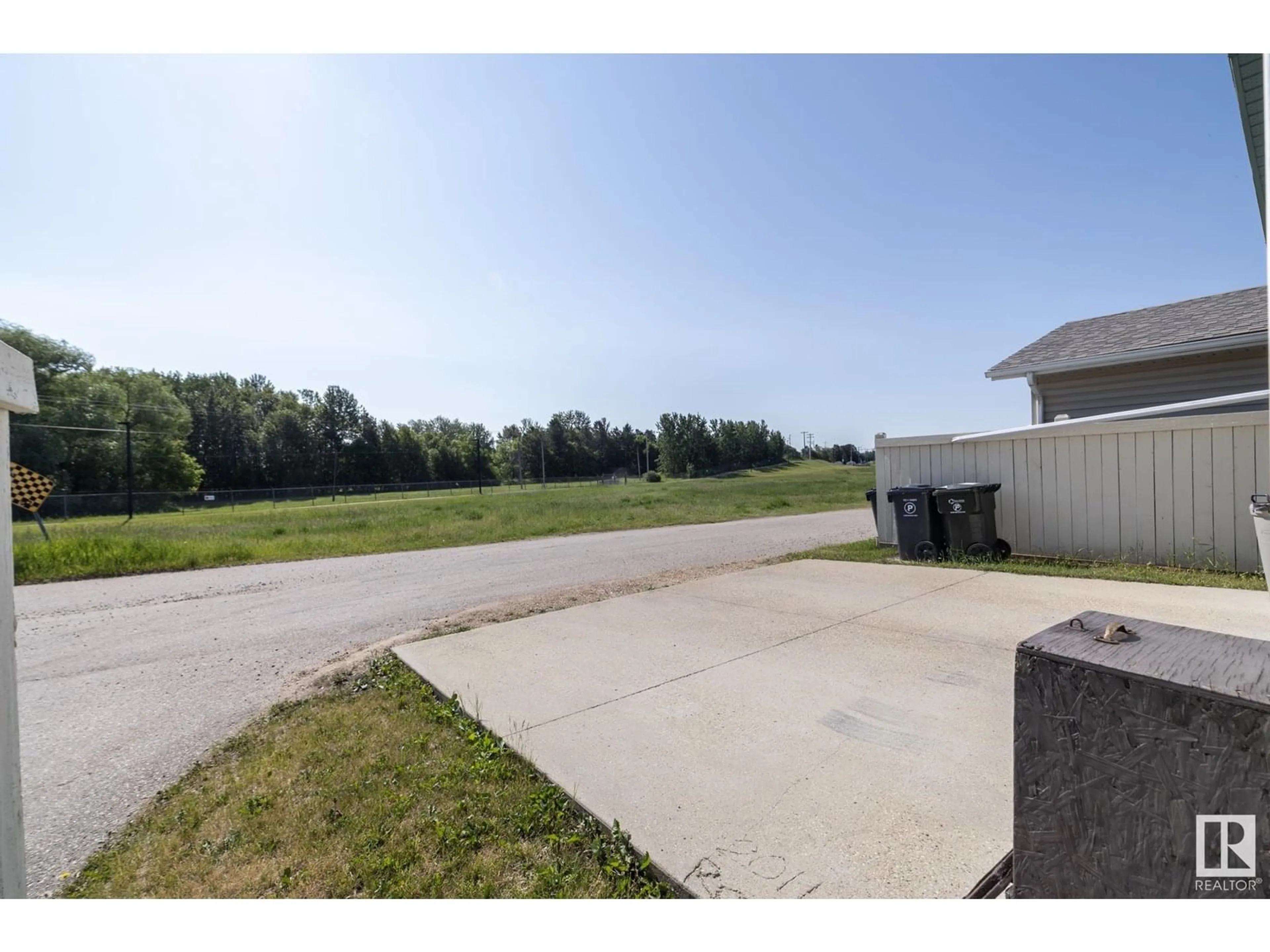 A pic from outside/outdoor area/front of a property/back of a property/a pic from drone, unknown for 93 MICHIGAN ST, Devon Alberta T9G2H4