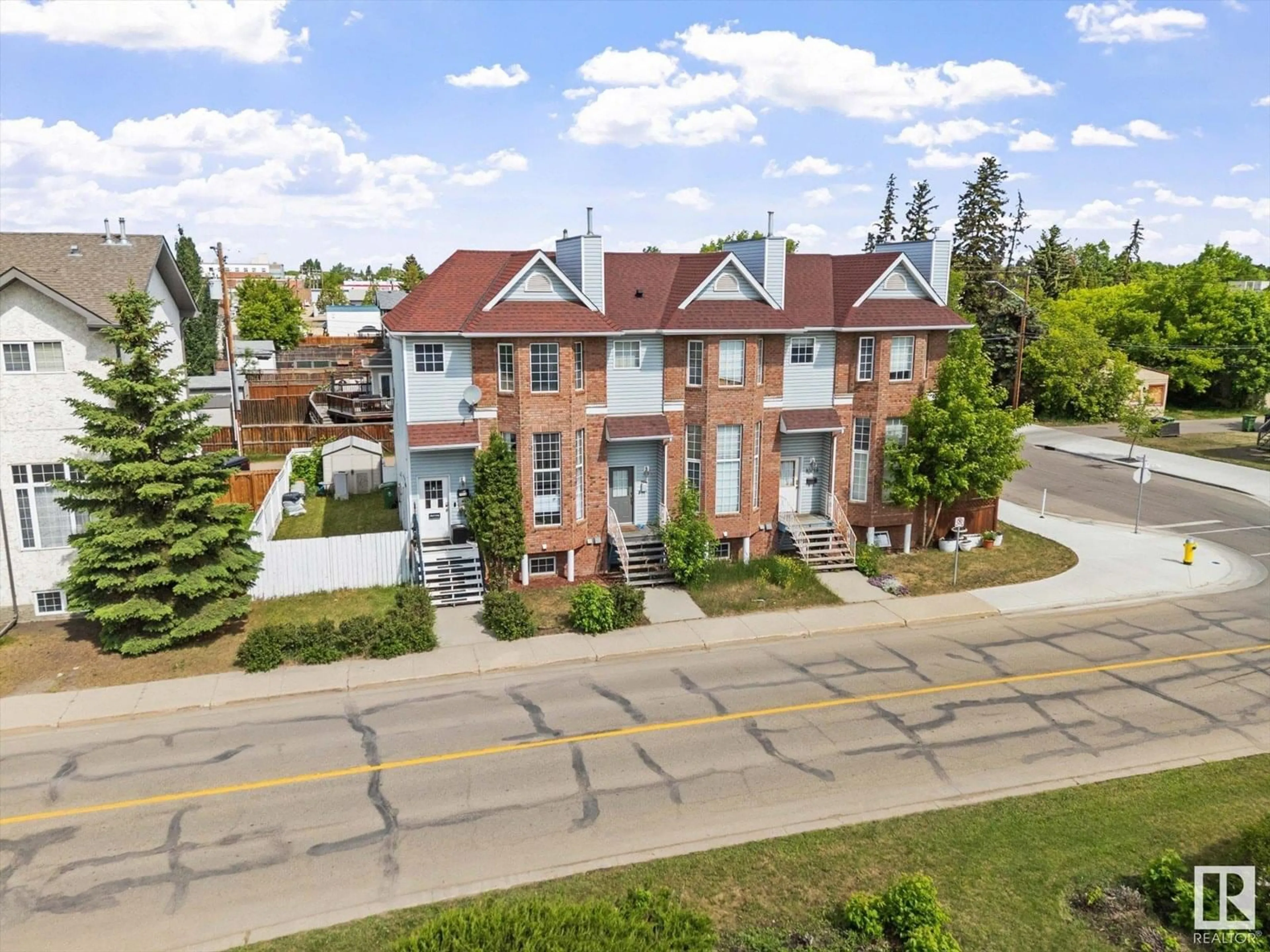 A pic from outside/outdoor area/front of a property/back of a property/a pic from drone, street for 10214 98 AV, Fort Saskatchewan Alberta T8L4E4