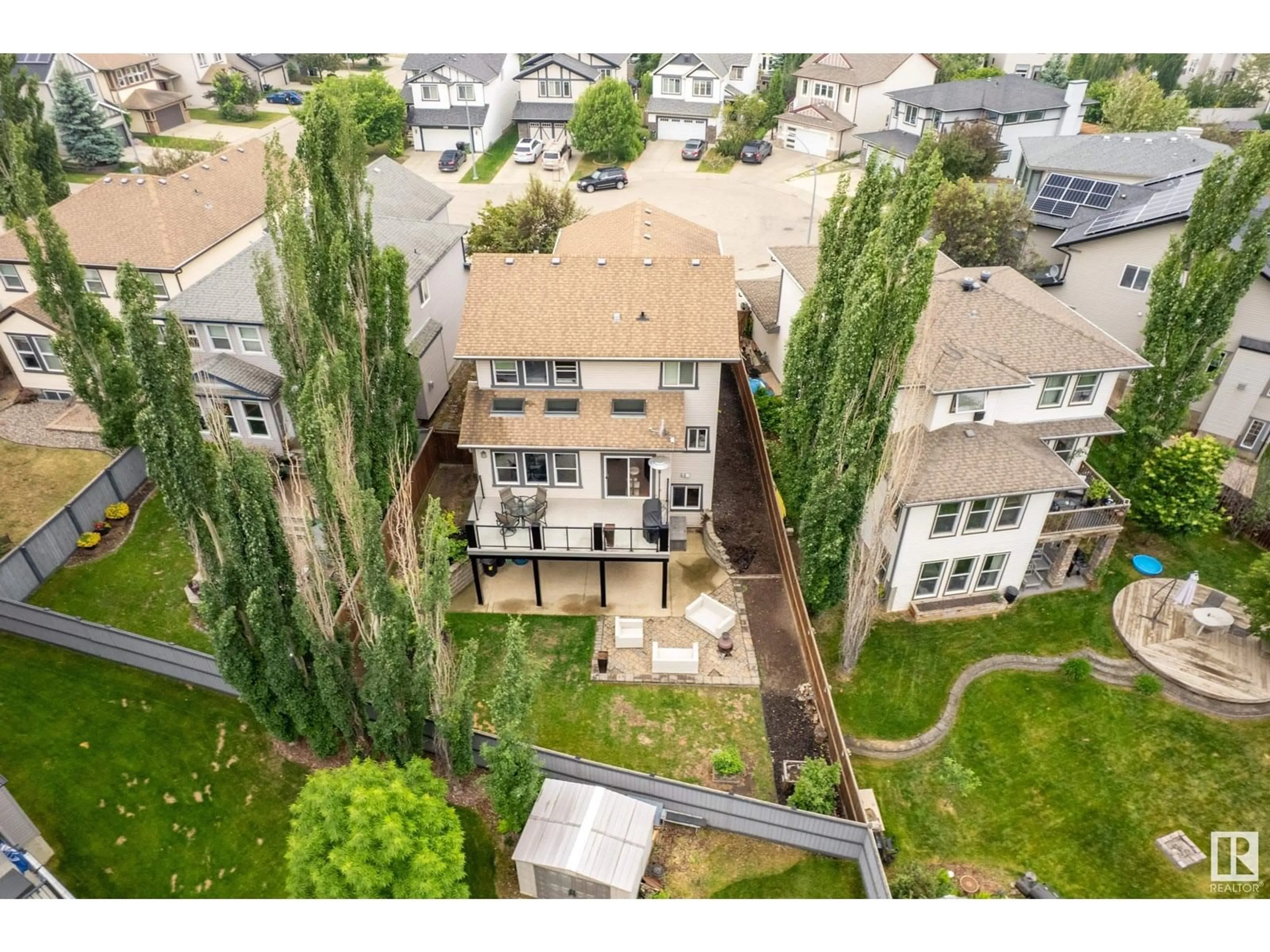 A pic from outside/outdoor area/front of a property/back of a property/a pic from drone, city buildings view from balcony for NW - 9511 220 ST, Edmonton Alberta T5T1N2