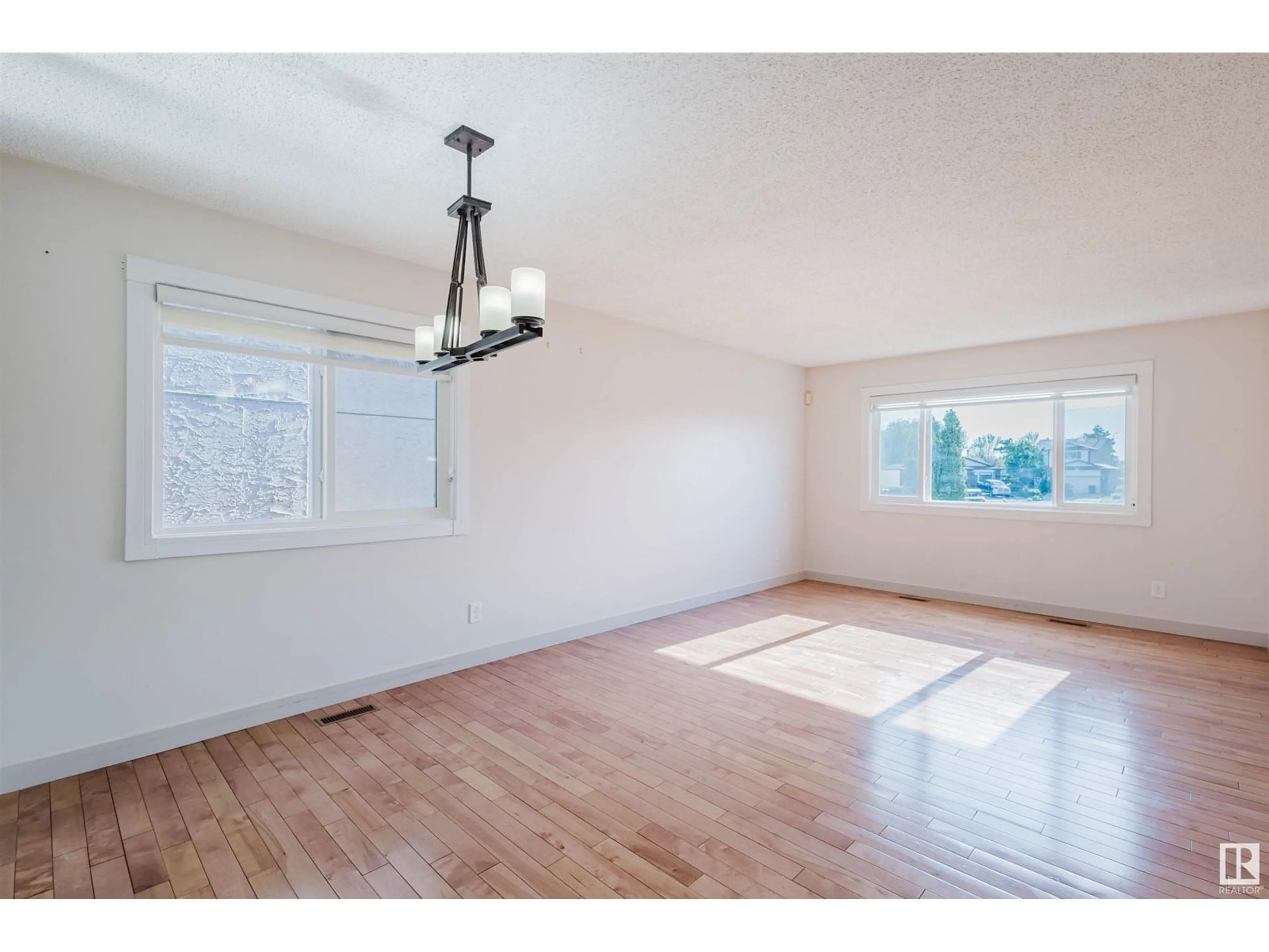A pic of a room for 1917 108 ST, Edmonton Alberta T6J5V4