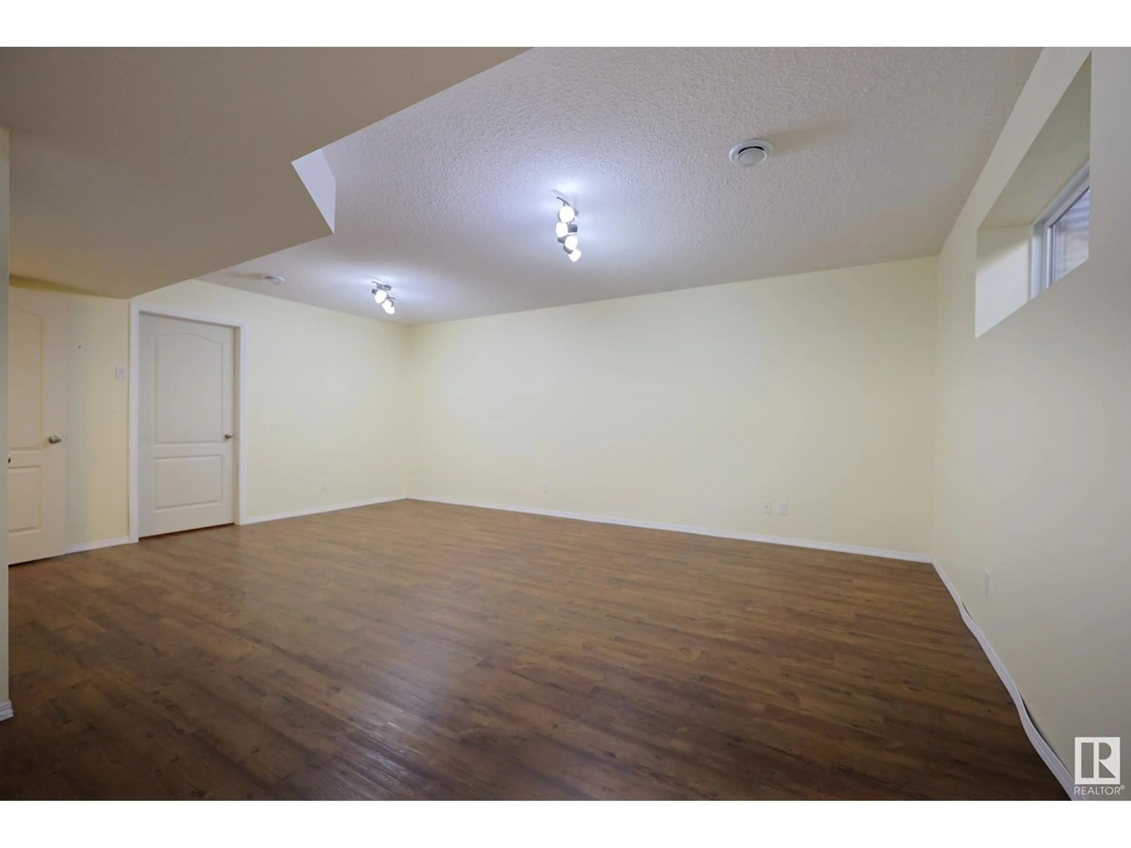 A pic of a room for 52 NAPLES WY, St. Albert Alberta T8N7G1