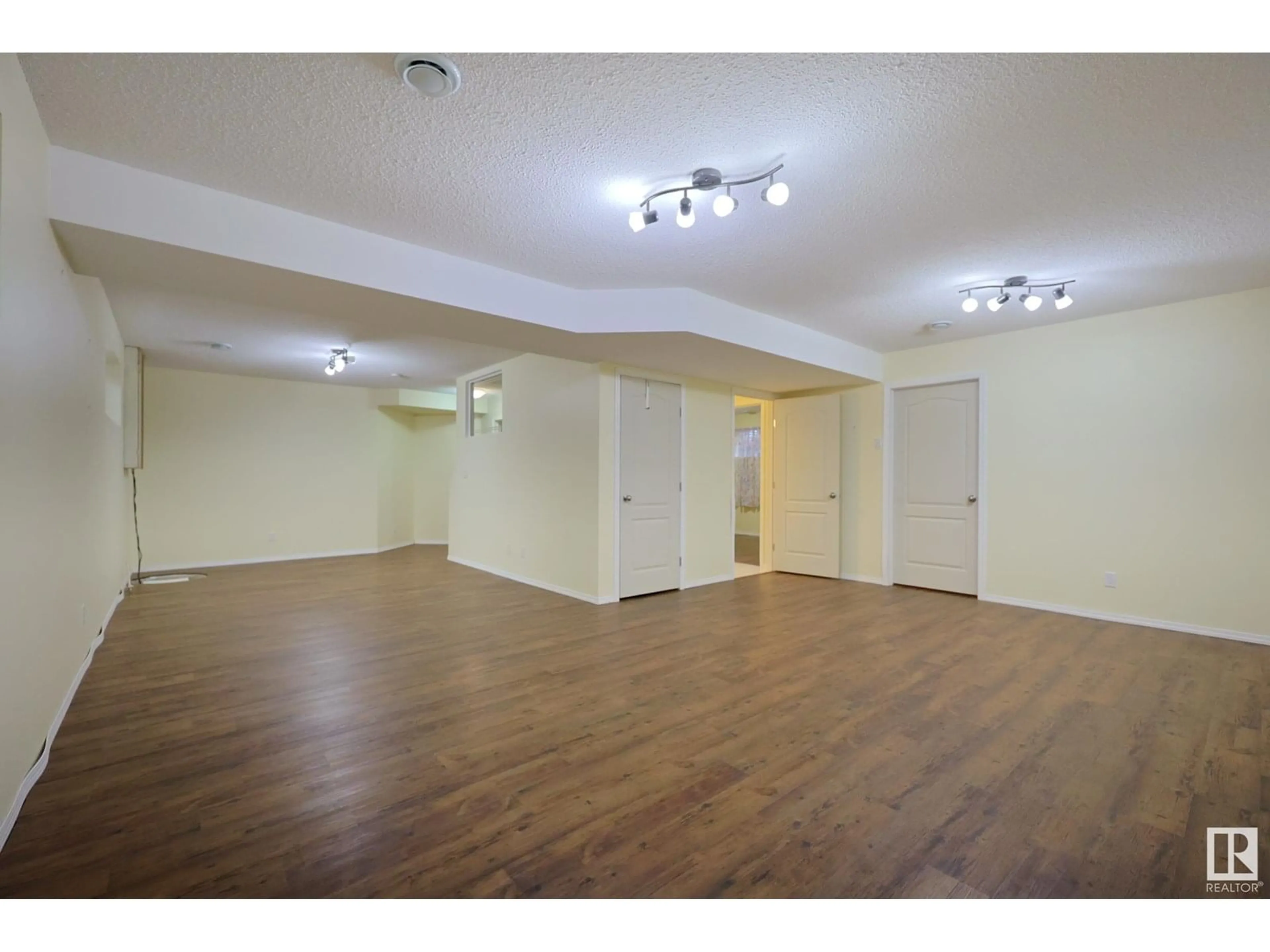 A pic of a room for 52 NAPLES WY, St. Albert Alberta T8N7G1