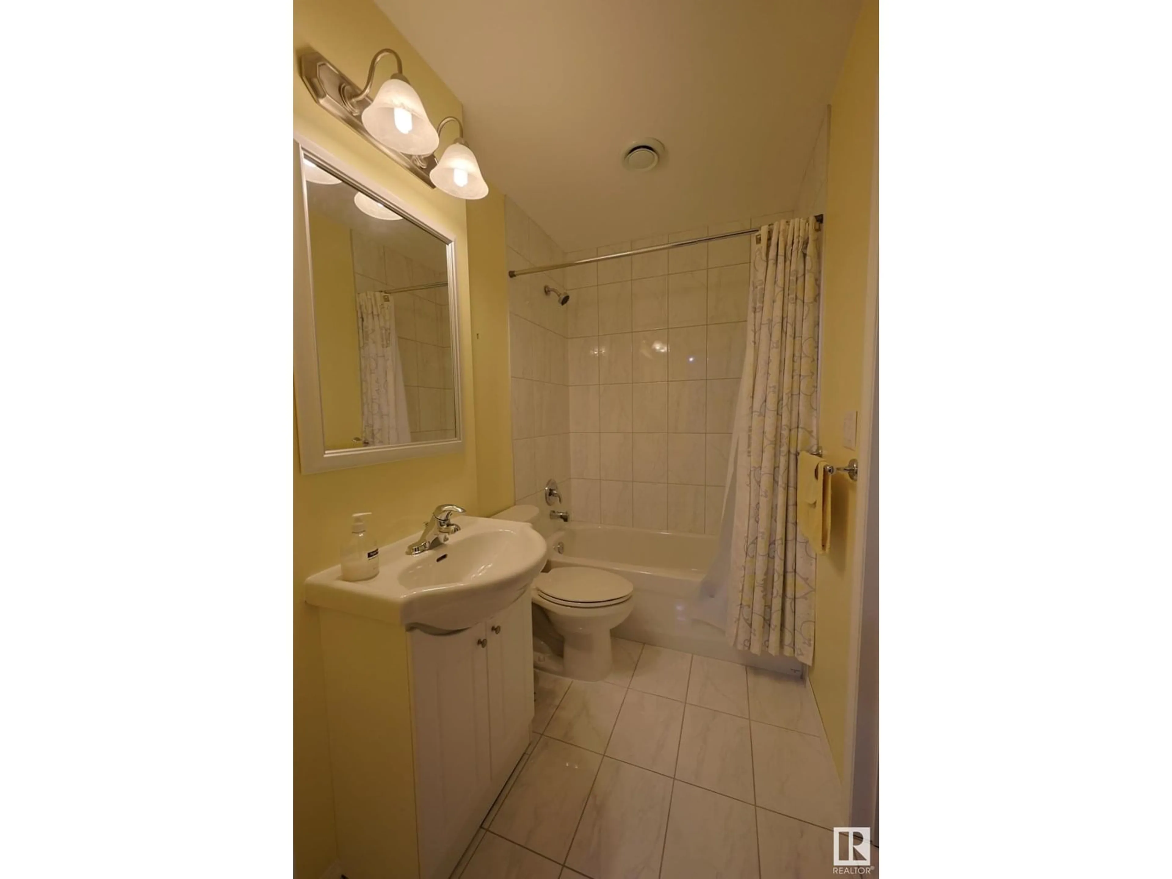 Standard bathroom, floor is not visible for 52 NAPLES WY, St. Albert Alberta T8N7G1