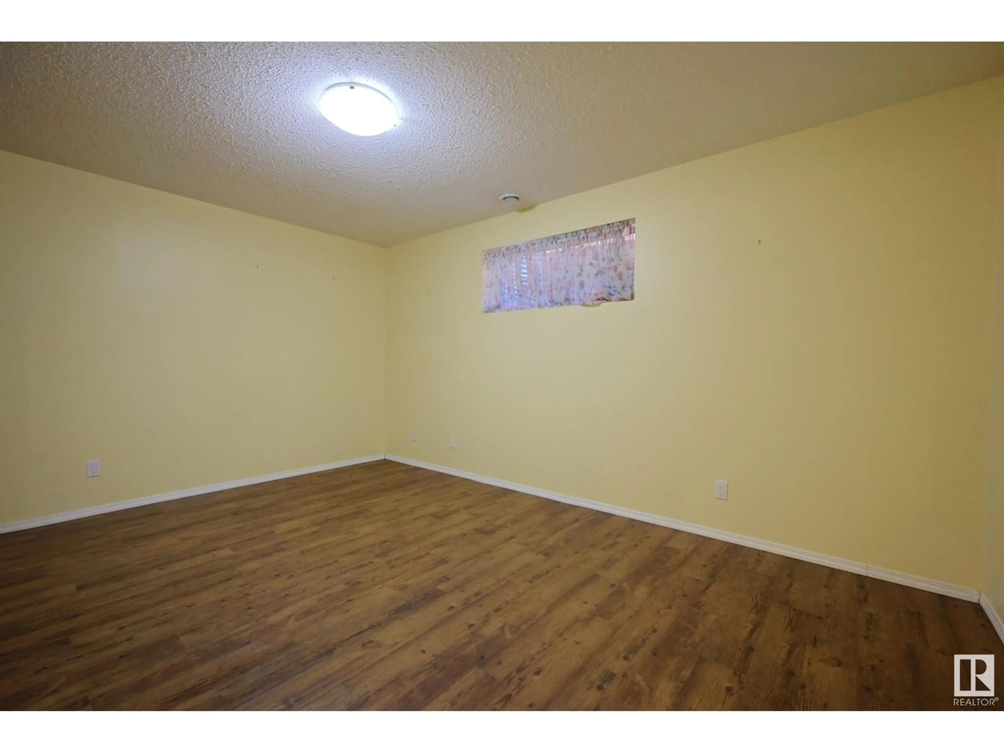 A pic of a room for 52 NAPLES WY, St. Albert Alberta T8N7G1
