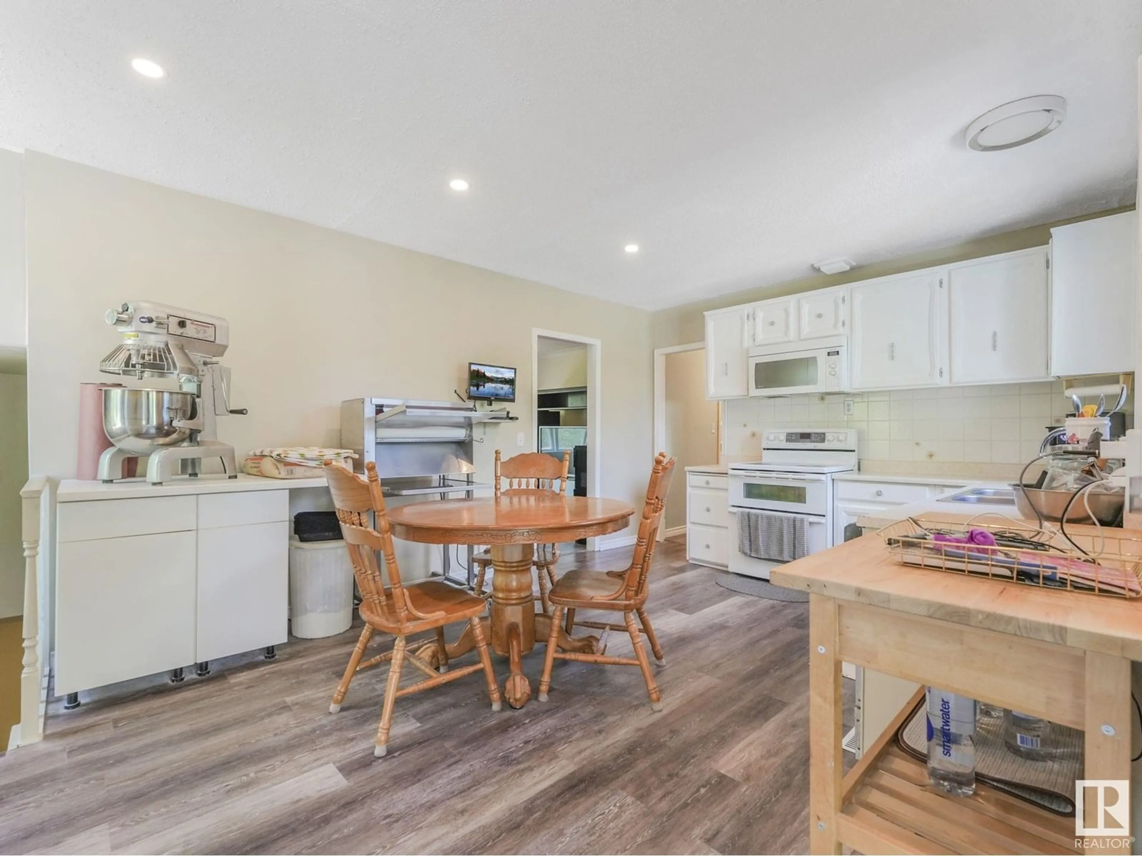Standard kitchen, wood/laminate floor for 14 22322 WYE RD, Rural Strathcona County Alberta T8A4S9
