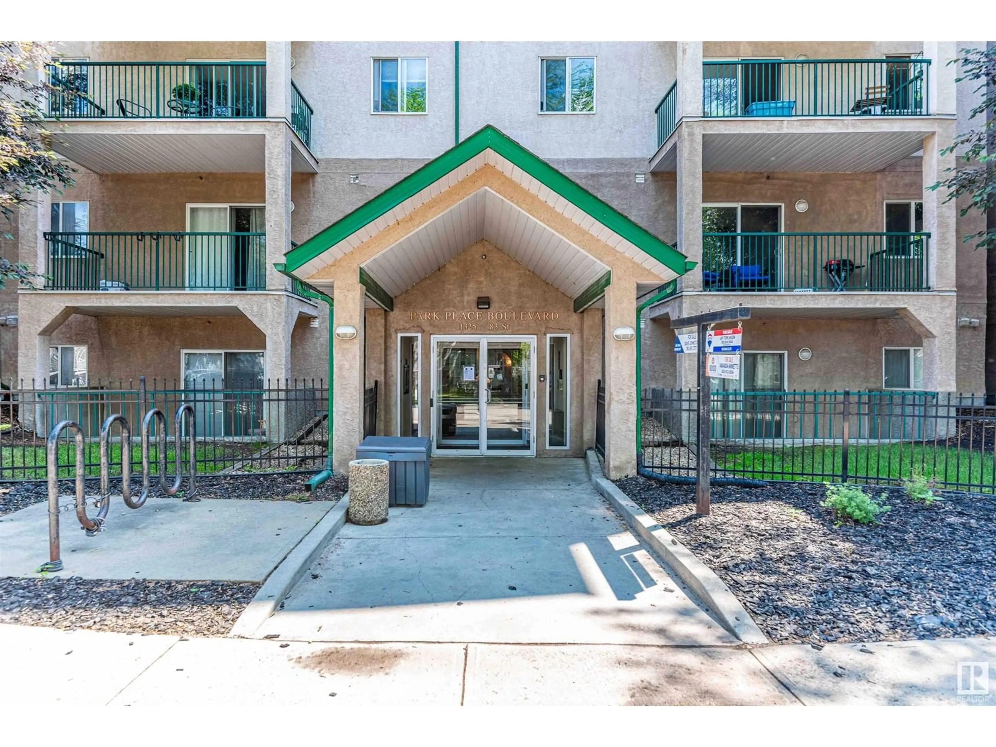 Indoor foyer for NW - 531 11325 83 ST, Edmonton Alberta T5B4W5