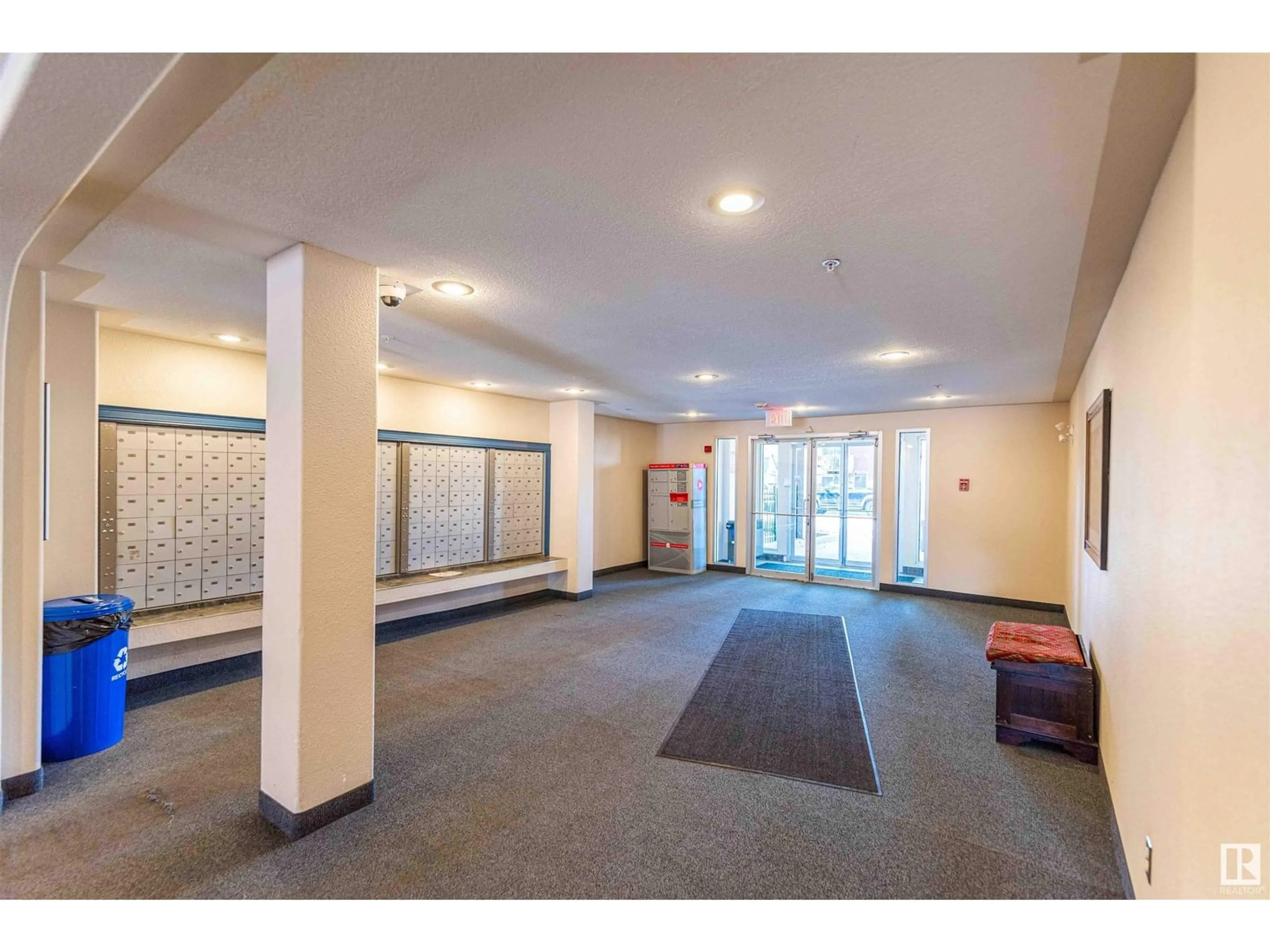 Indoor foyer for NW - 531 11325 83 ST, Edmonton Alberta T5B4W5