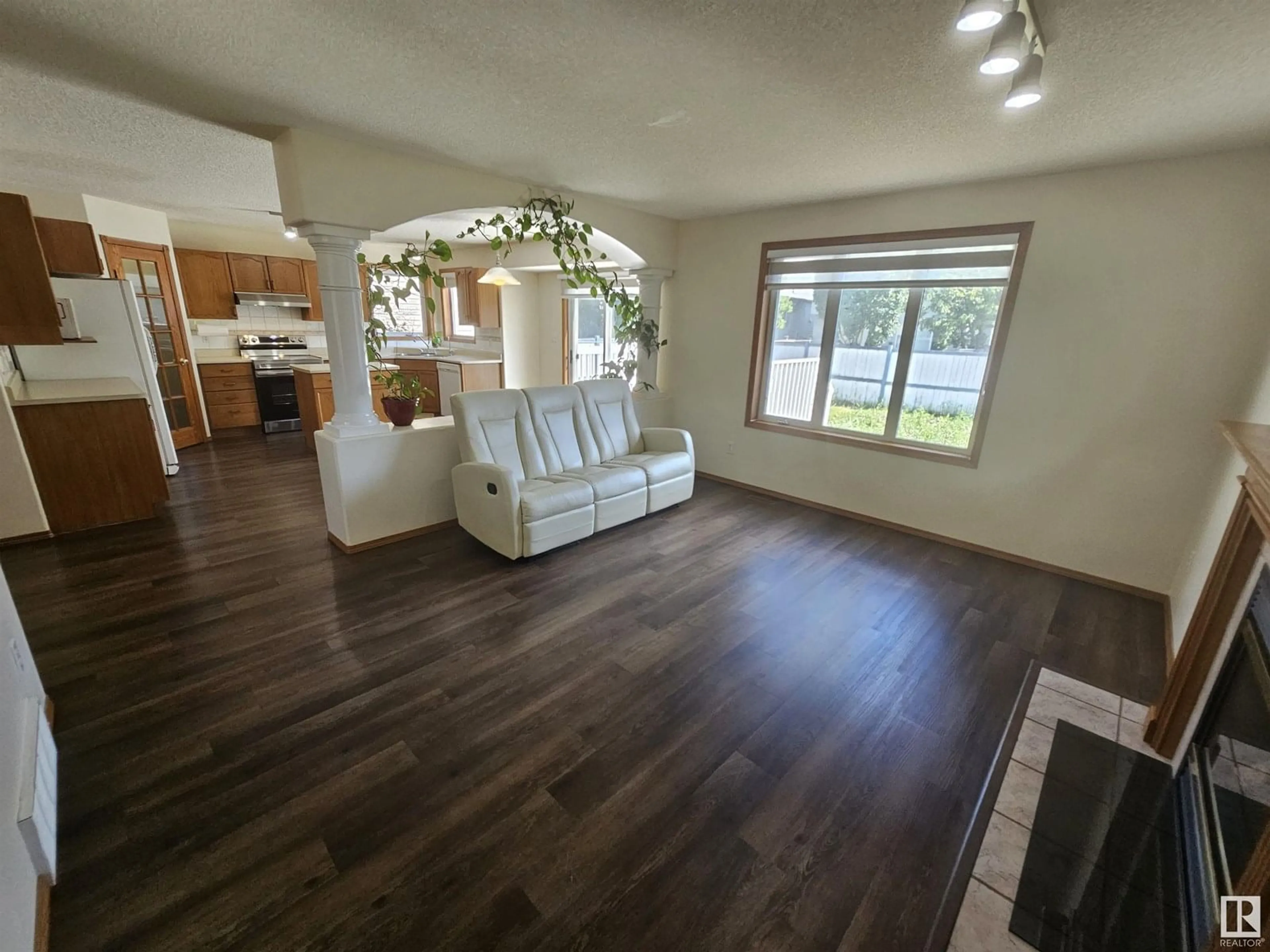 Unknown for NW - 2331 37B AV, Edmonton Alberta T6T1N9