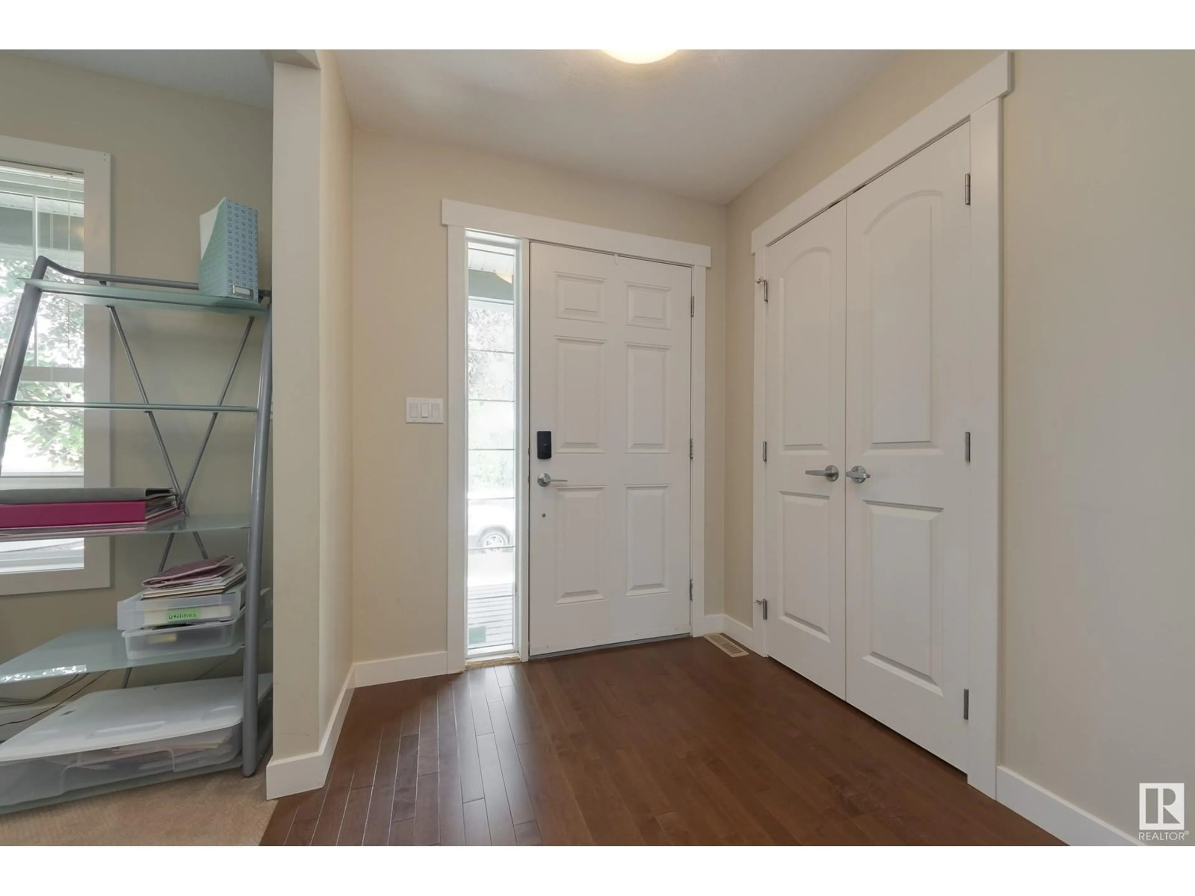 Indoor entryway for NW - 9760 220 ST, Edmonton Alberta T5T4J9