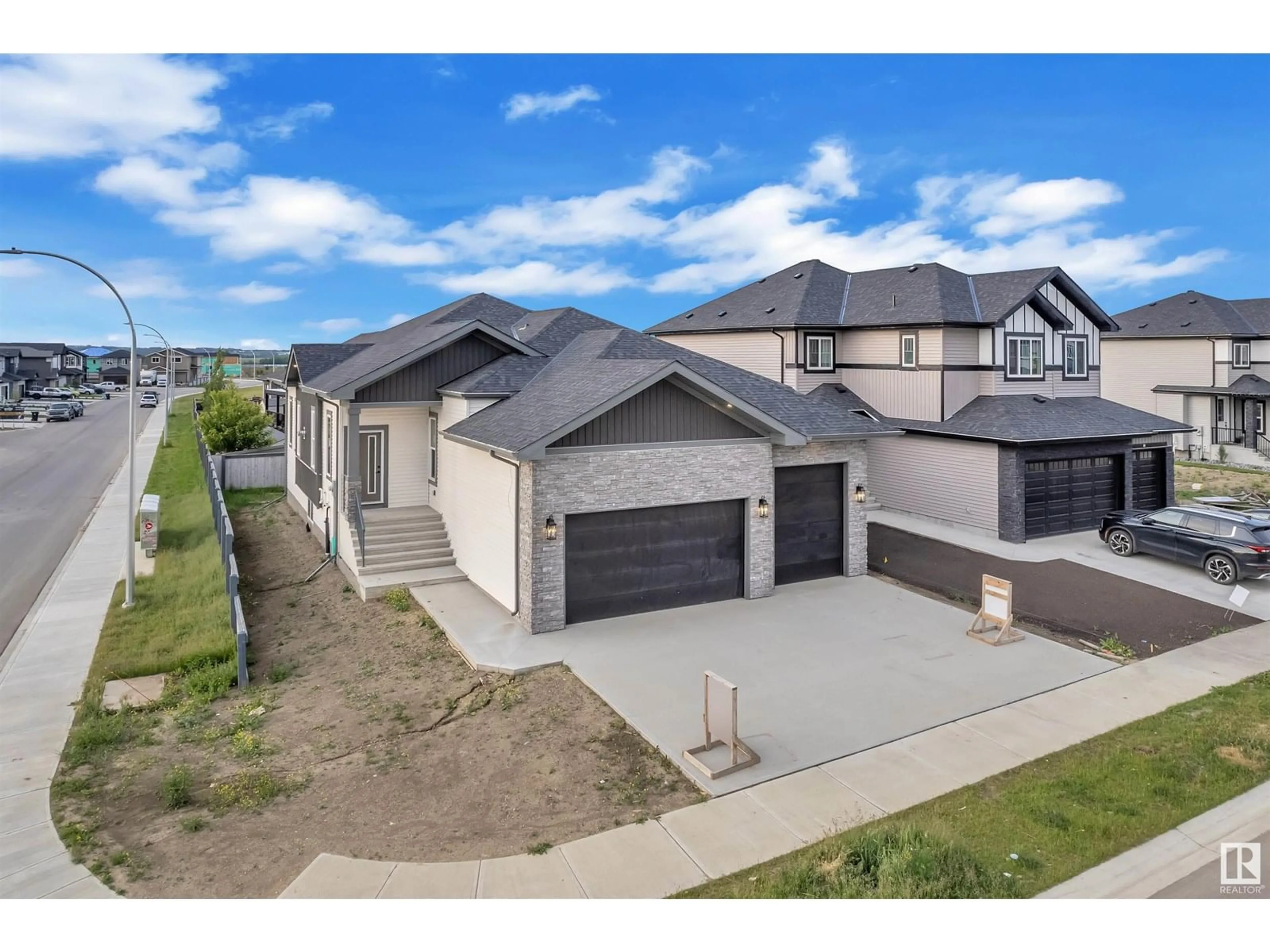 A pic from outside/outdoor area/front of a property/back of a property/a pic from drone, street for 30 AVONLEA WY, Spruce Grove Alberta T7X0Y3