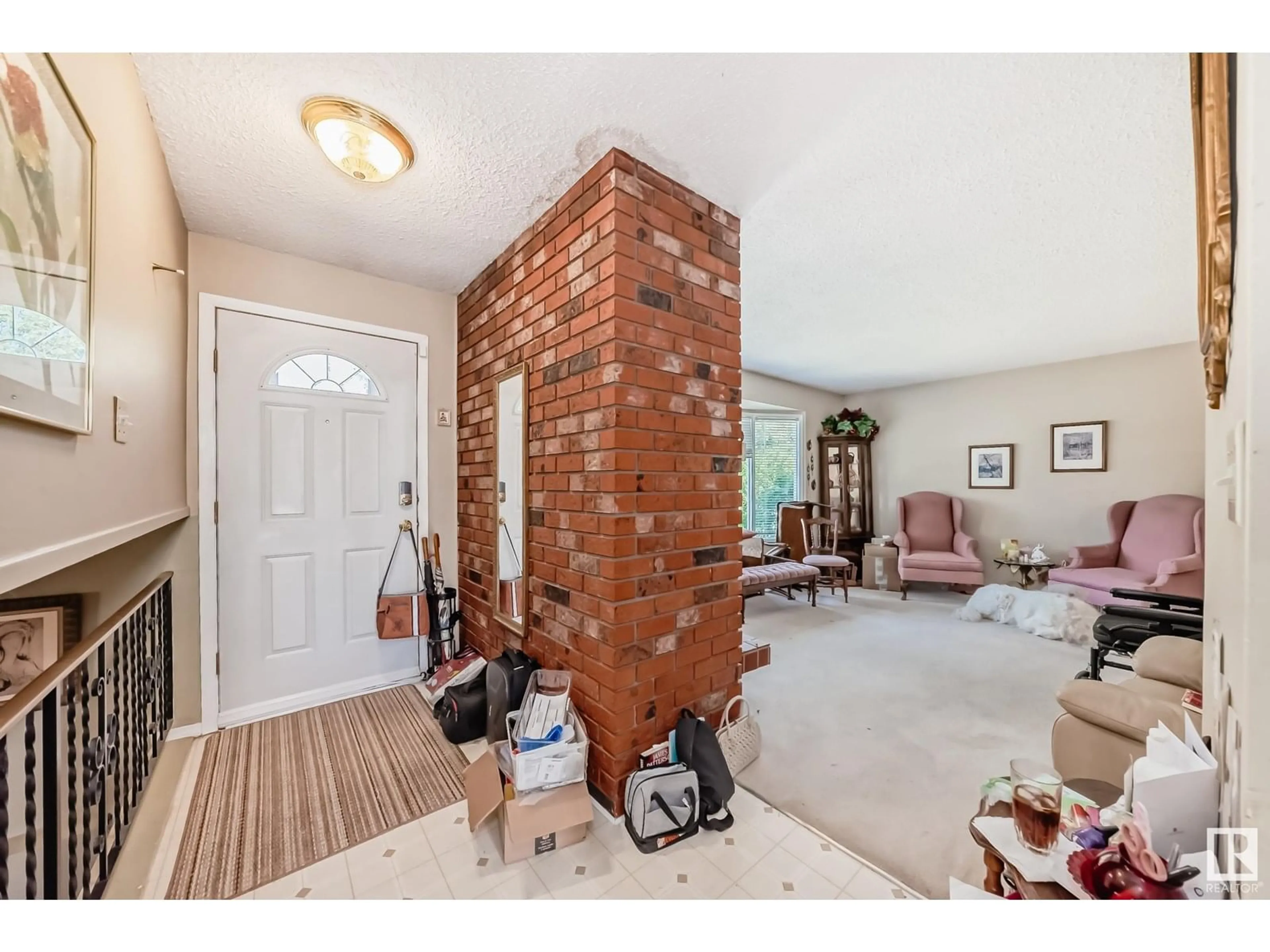 Indoor entryway for NW - 1025 82 ST, Edmonton Alberta T6K1X5