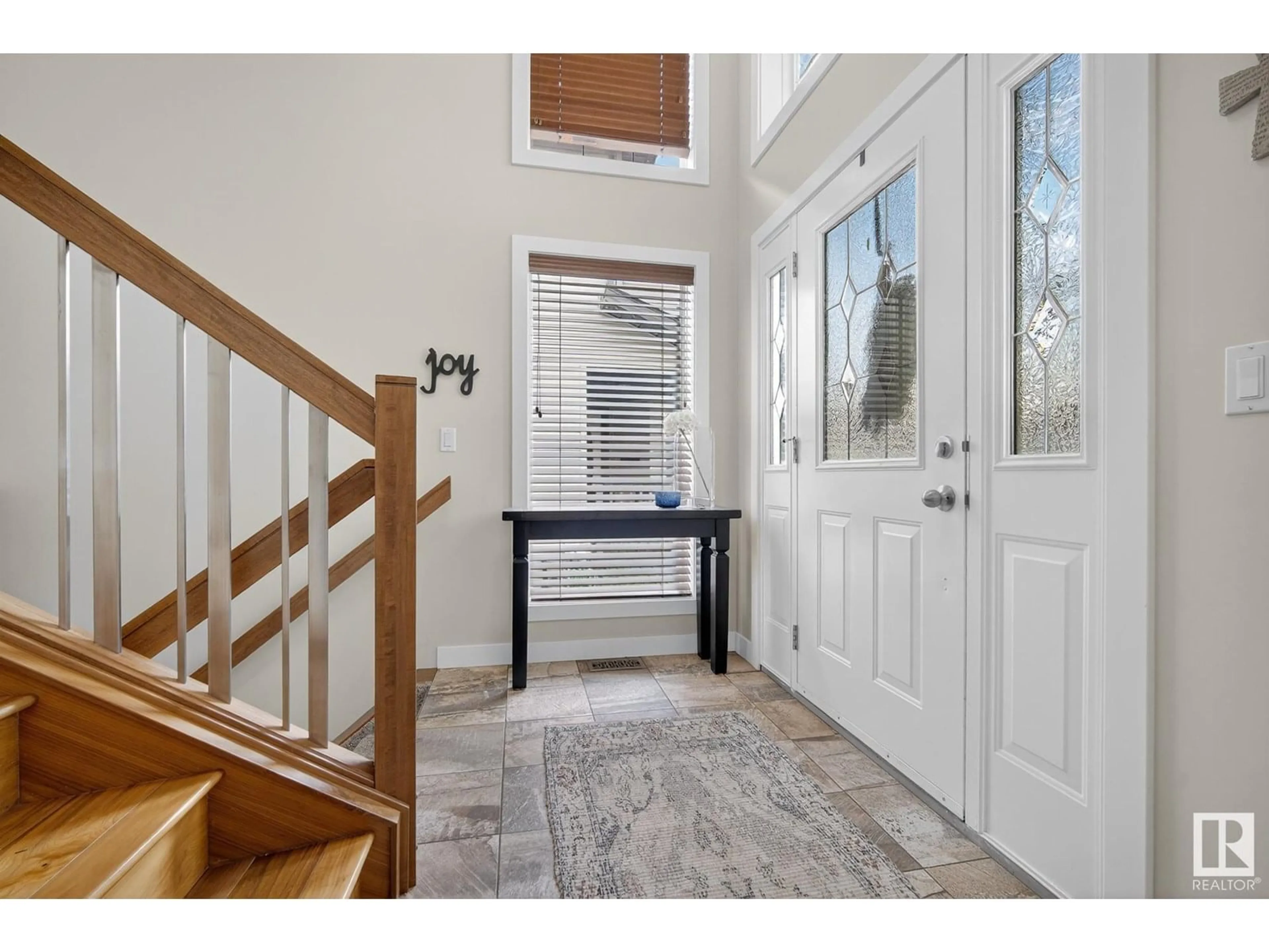 Indoor entryway for 331 FOXHAVEN BA, Sherwood Park Alberta T8A6L1
