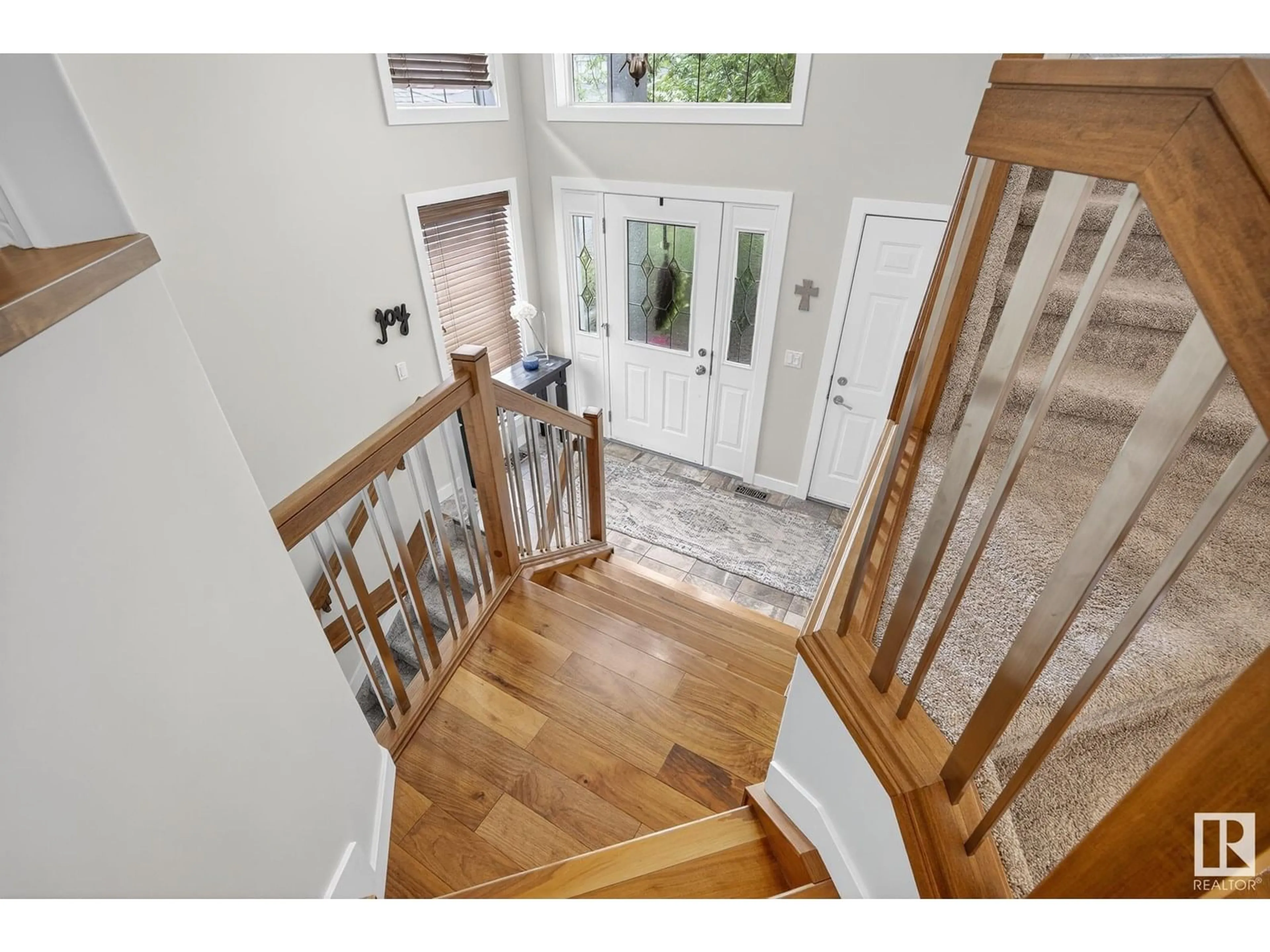 Indoor entryway for 331 FOXHAVEN BA, Sherwood Park Alberta T8A6L1