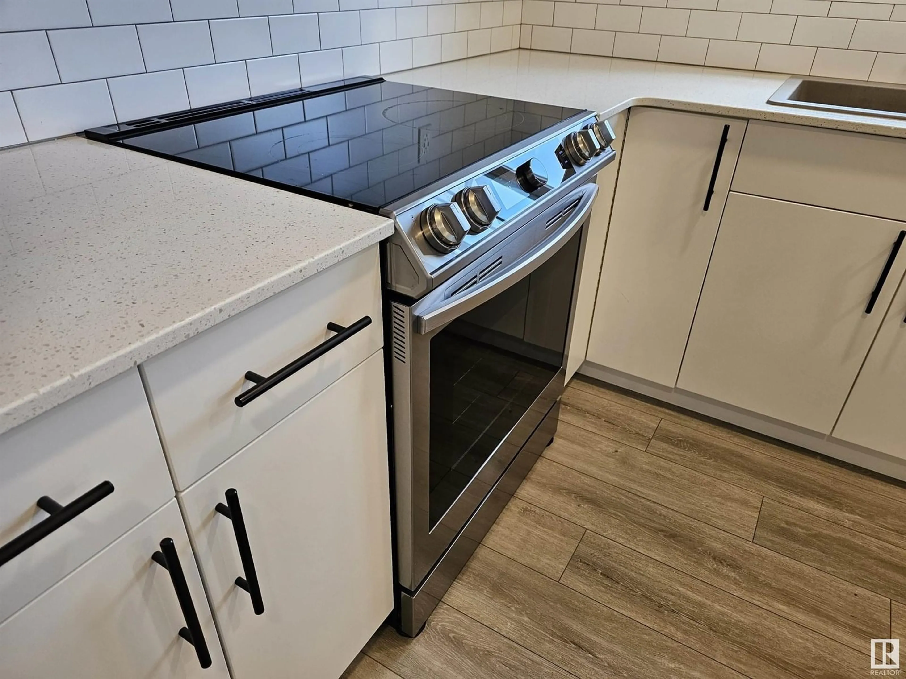 Standard kitchen, ceramic/tile floor for #17 - 1110 DANIELS LI SW, Edmonton Alberta T6W4N6