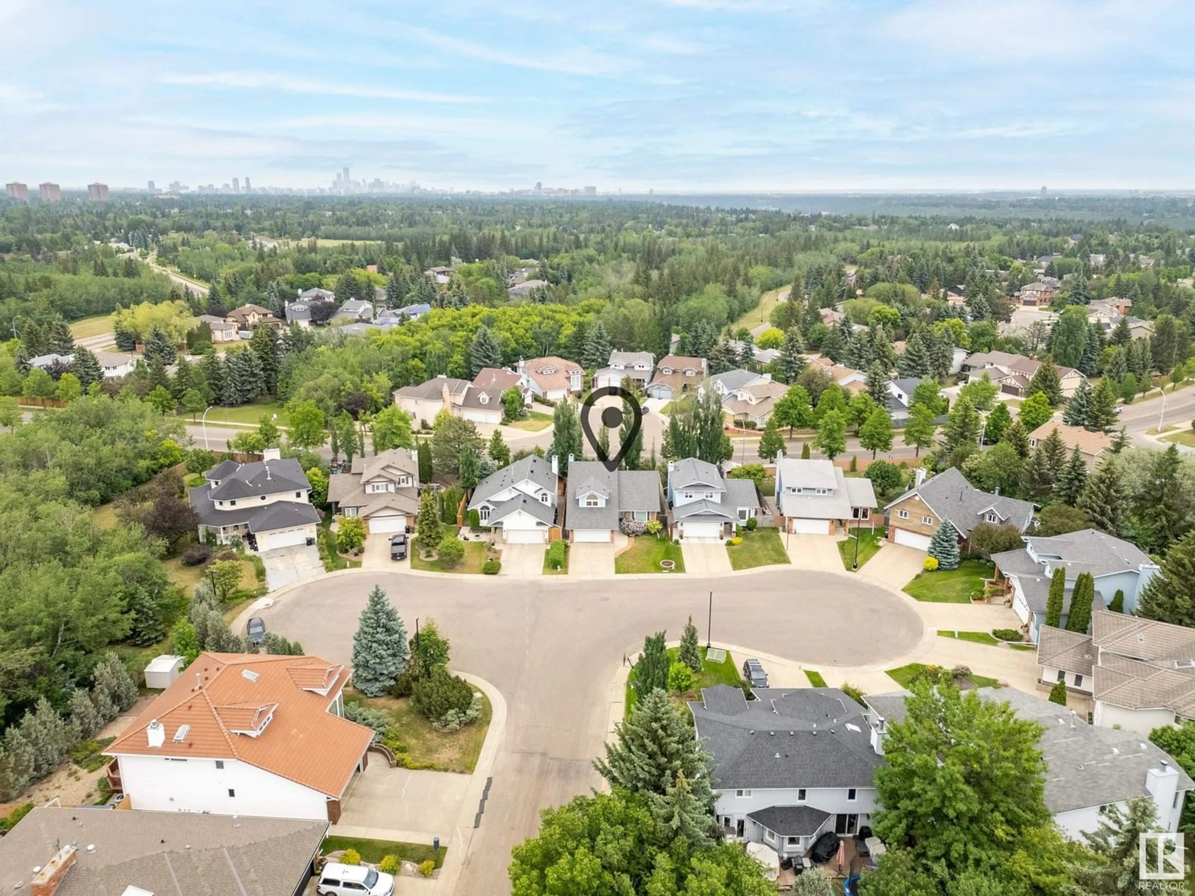 A pic from outside/outdoor area/front of a property/back of a property/a pic from drone, city buildings view from balcony for 148 WAYGOOD RD, Edmonton Alberta T5T5M1