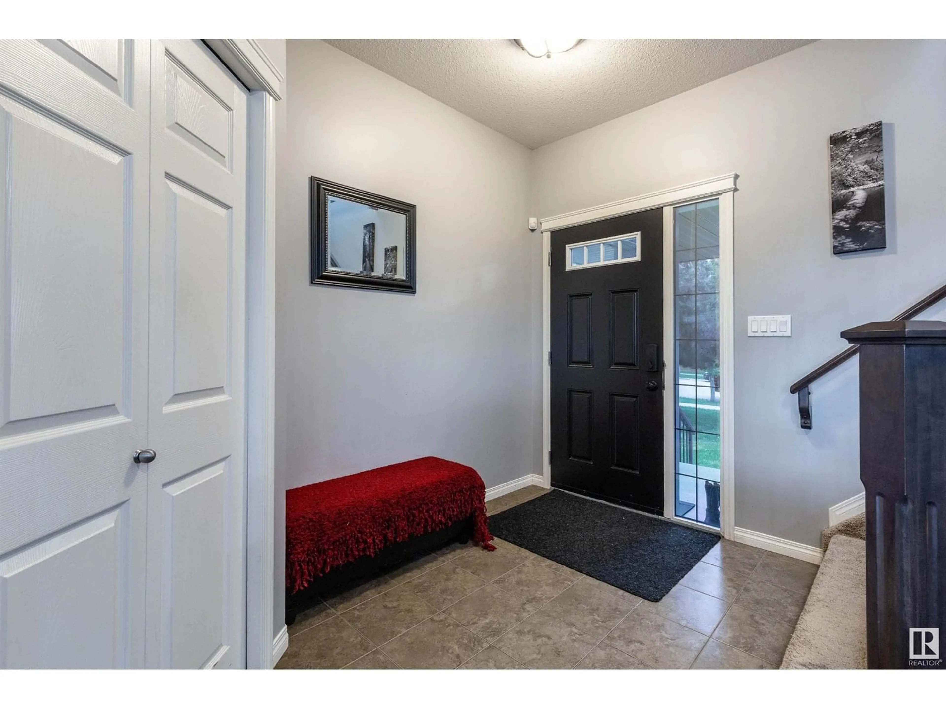 Indoor entryway for 54 RUE BLANCHARD, Beaumont Alberta T4X0E7
