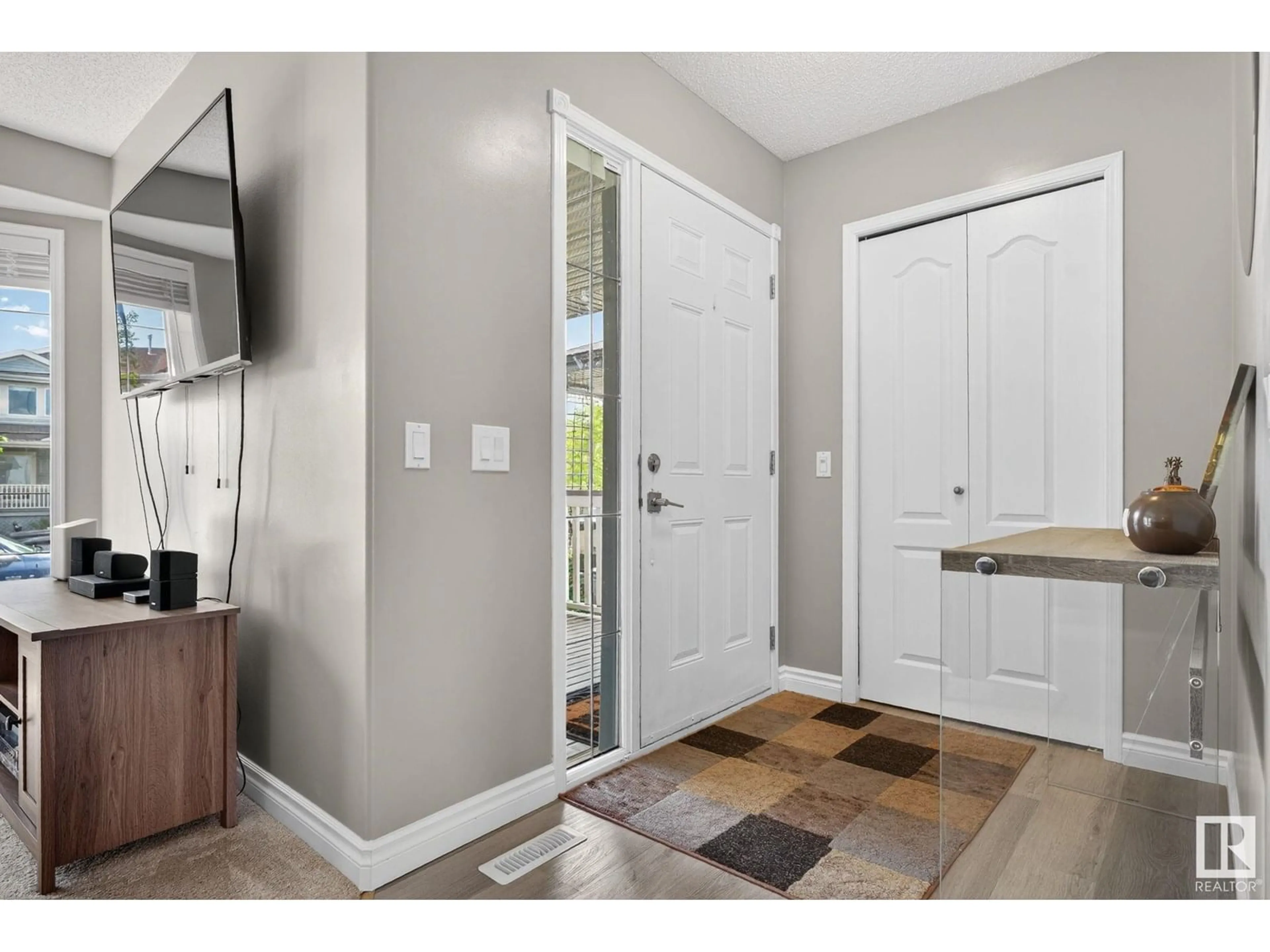 Indoor entryway for 44 BIRCHGLEN CR, Leduc Alberta T9E0C5