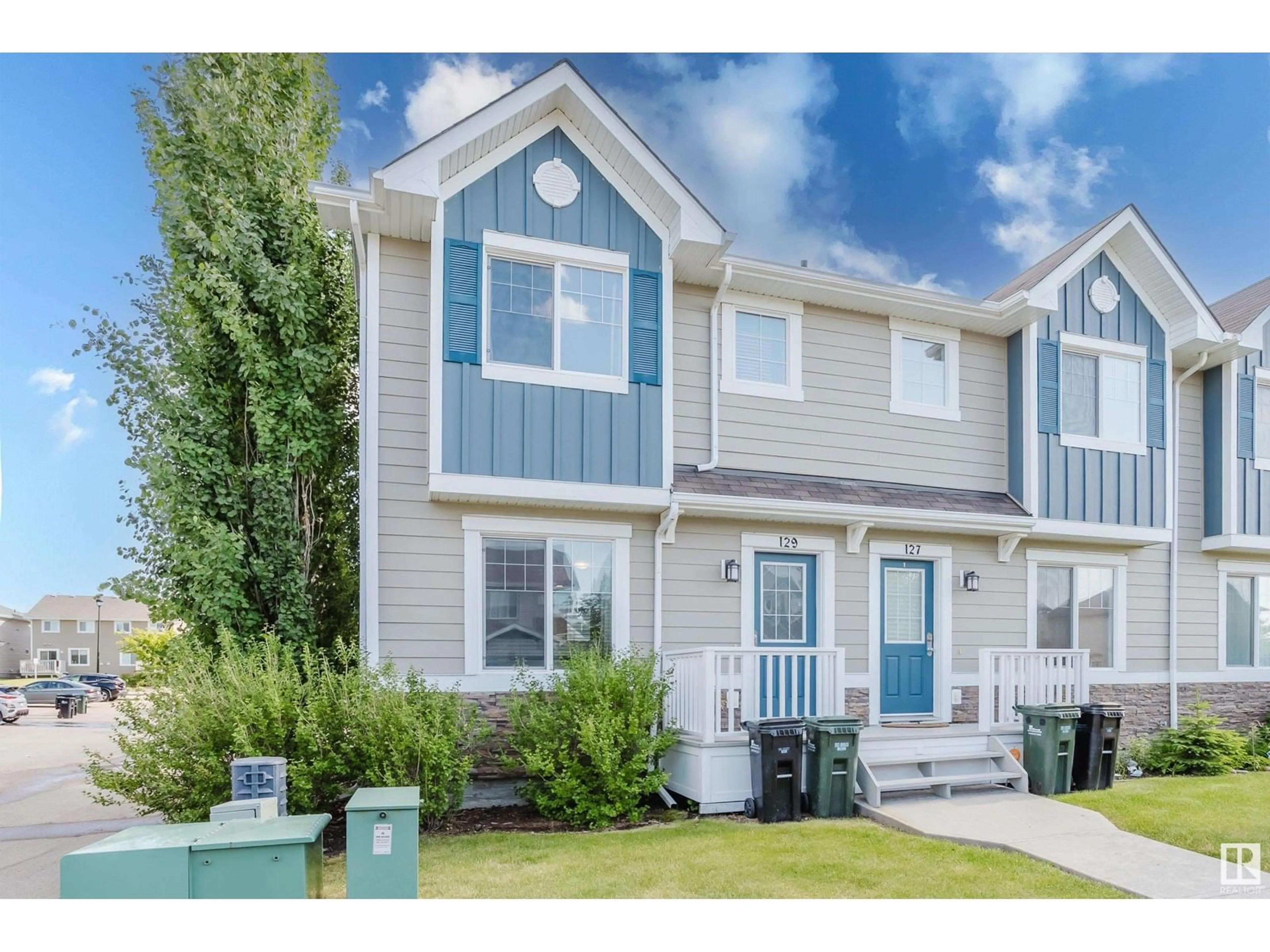 Home with vinyl exterior material, water/lake/river/ocean view for 219 - 129 CHARLOTTE WY, Sherwood Park Alberta T8H0T3