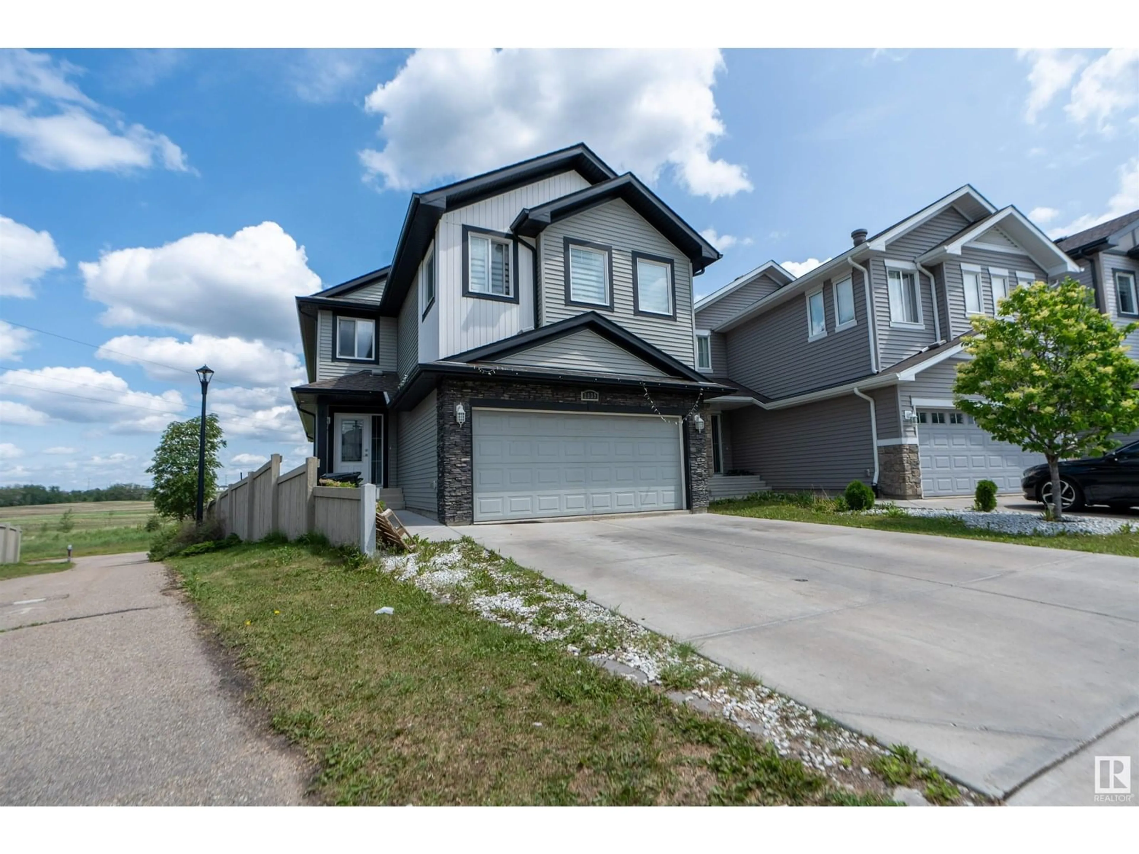 A pic from outside/outdoor area/front of a property/back of a property/a pic from drone, street for 2939 11 ST, Edmonton Alberta T6T0X7