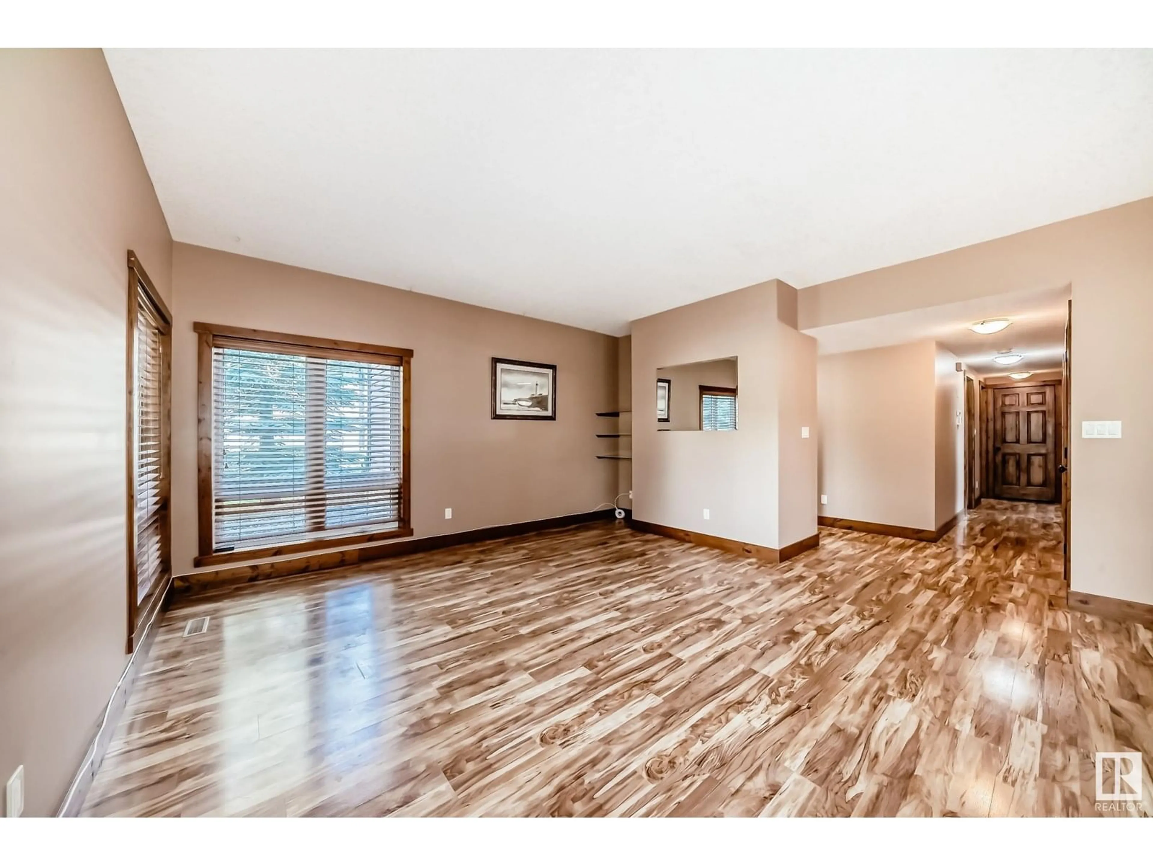 Indoor foyer for 801 GRAYBRIAR GR, Stony Plain Alberta T7X0G1