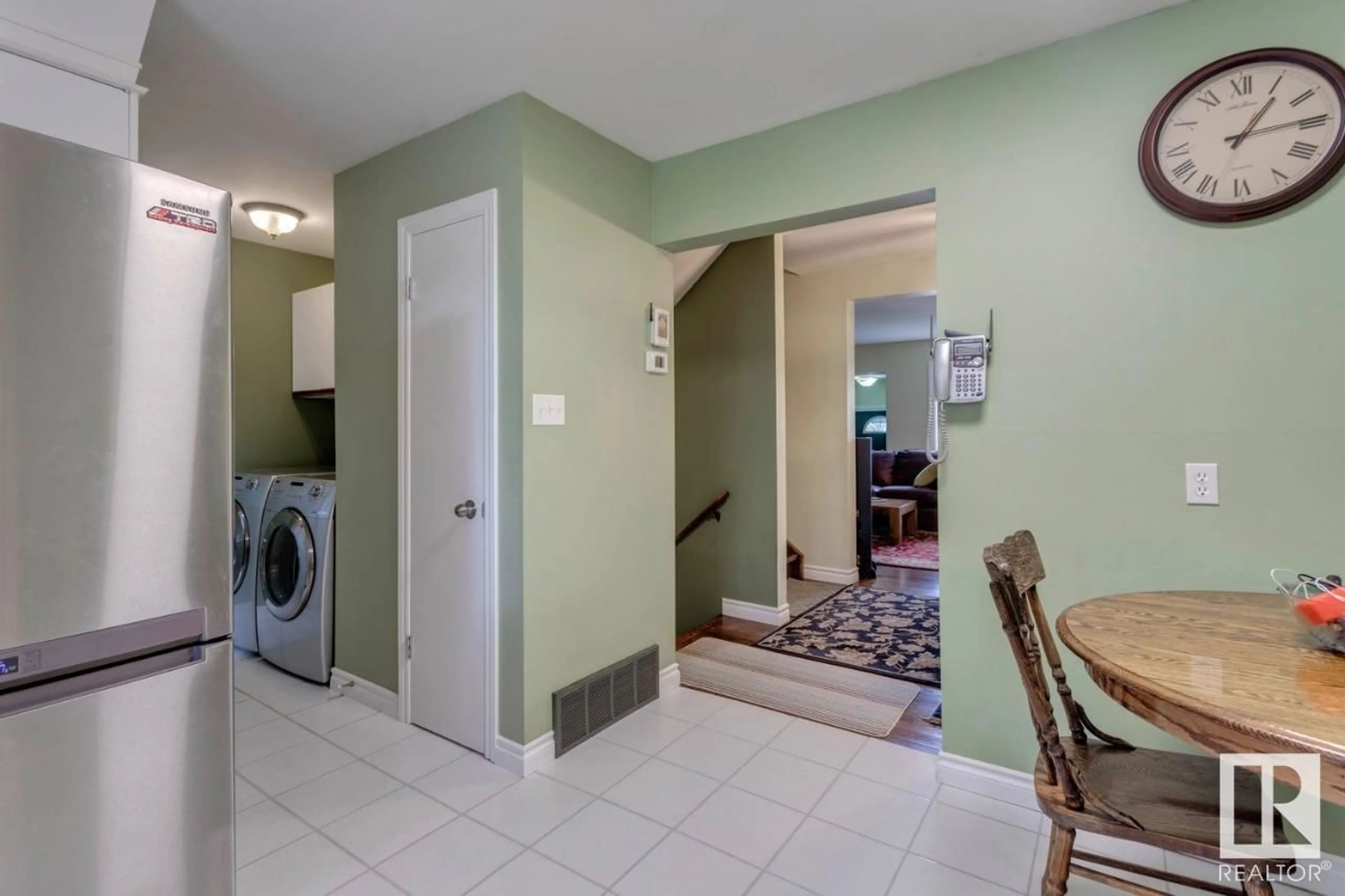Unknown for 4 MILBURN CR, St. Albert Alberta T8N1X8