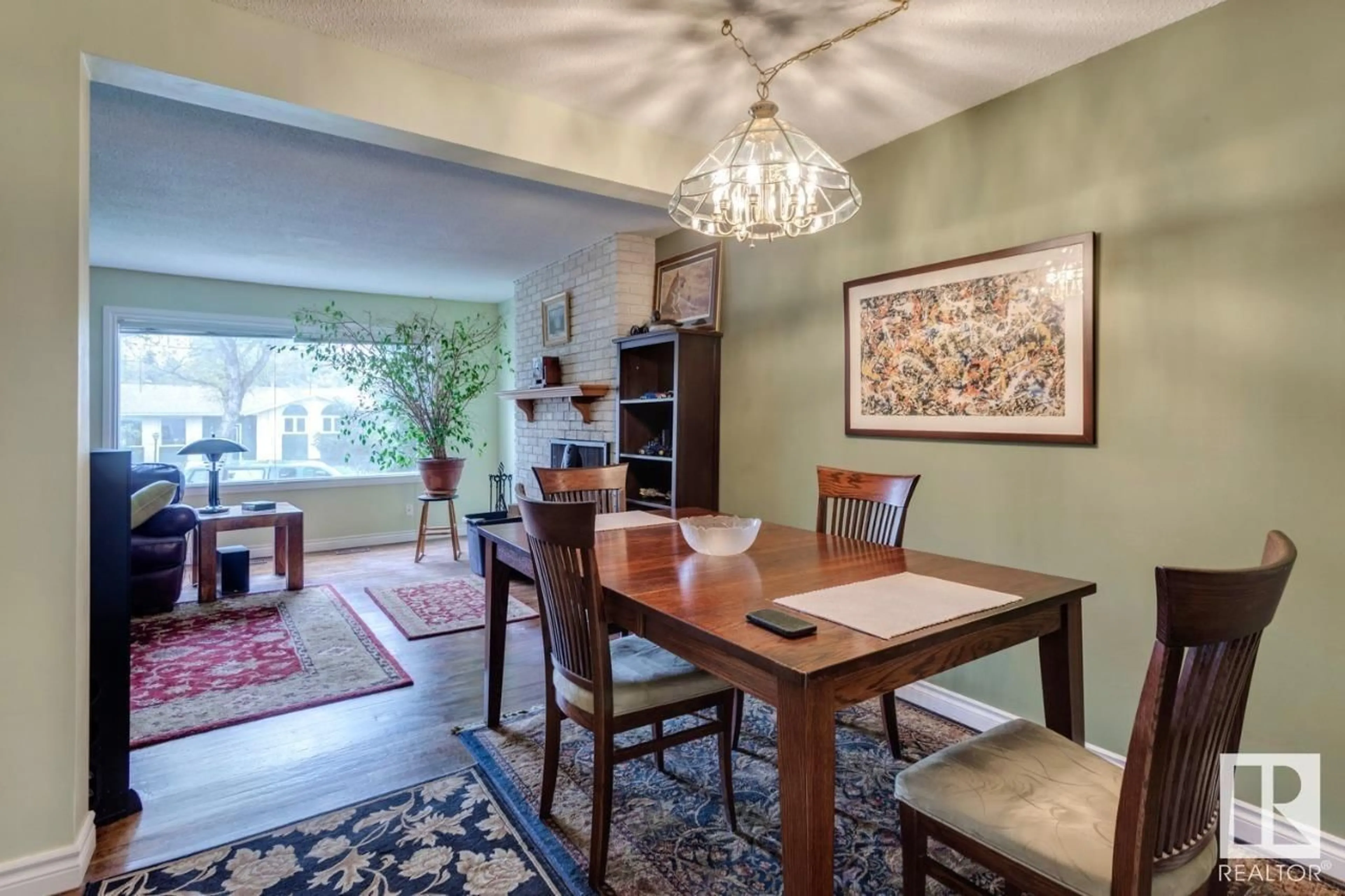 Dining room, unknown for 4 MILBURN CR, St. Albert Alberta T8N1X8