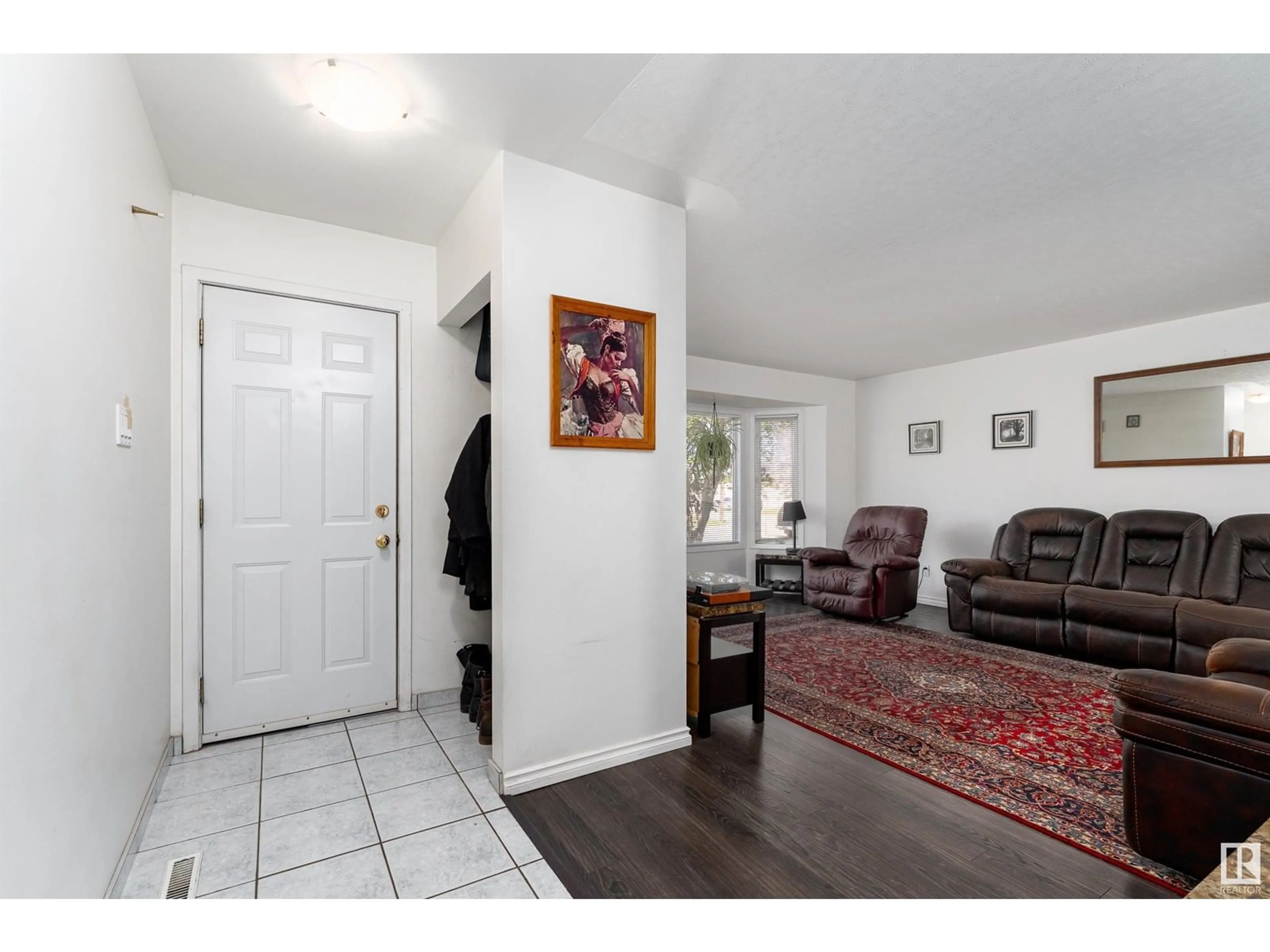 Indoor entryway for 4307 51 ST, Leduc Alberta T9E5B8