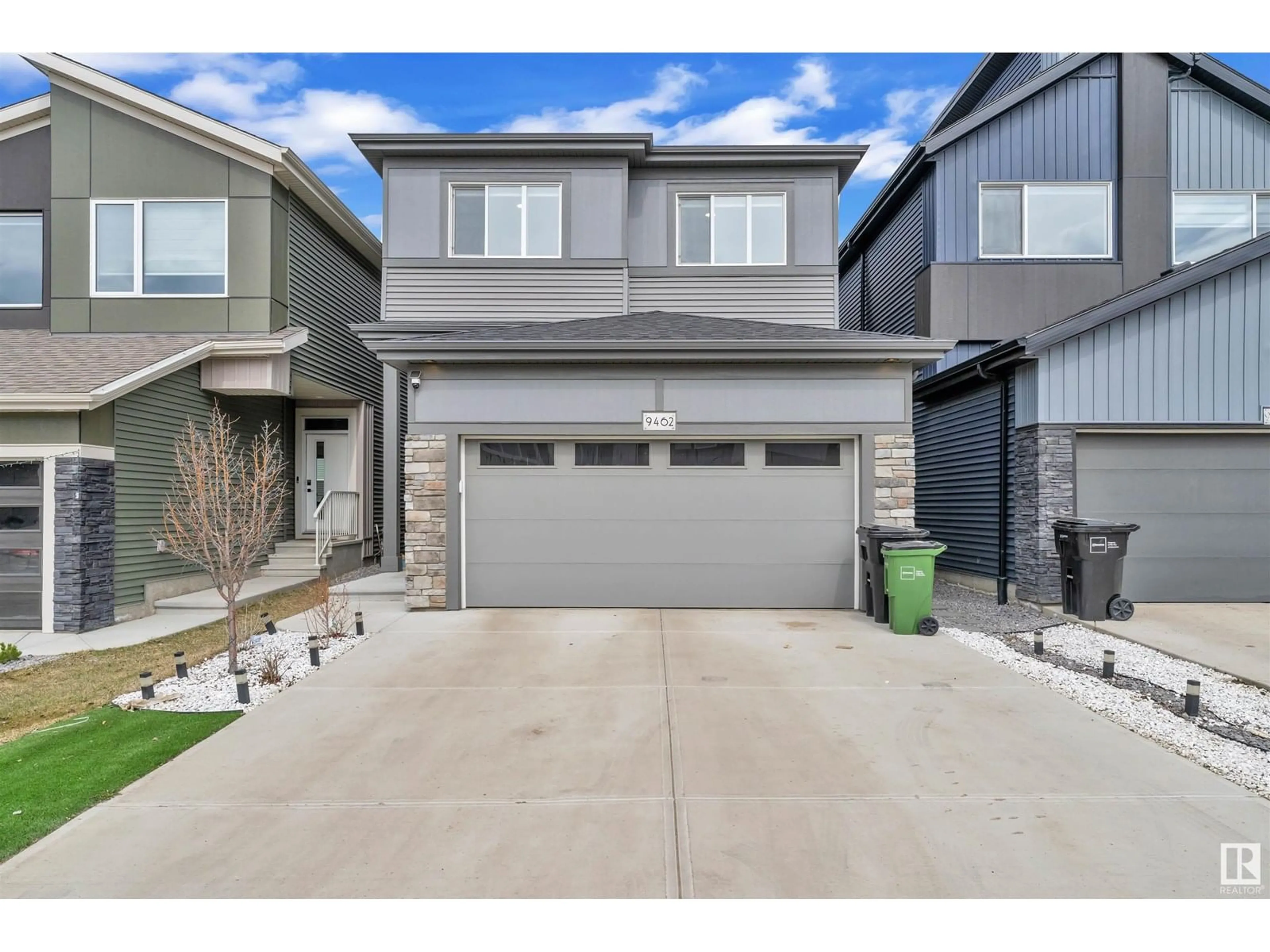 Unknown for SW - 9462 PEAR CR, Edmonton Alberta T6X1A2