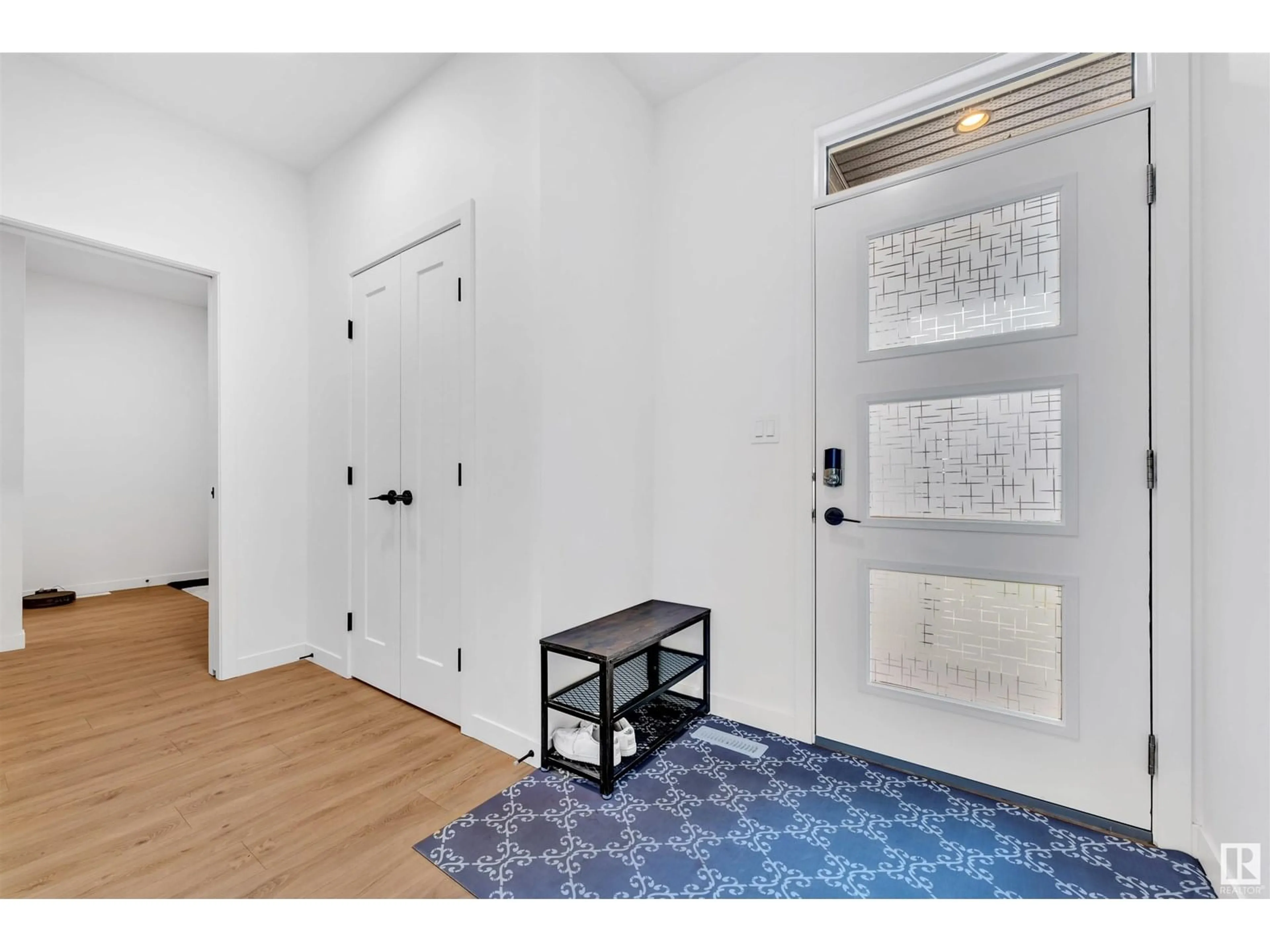 Indoor entryway for SW - 9462 PEAR CR, Edmonton Alberta T6X1A2