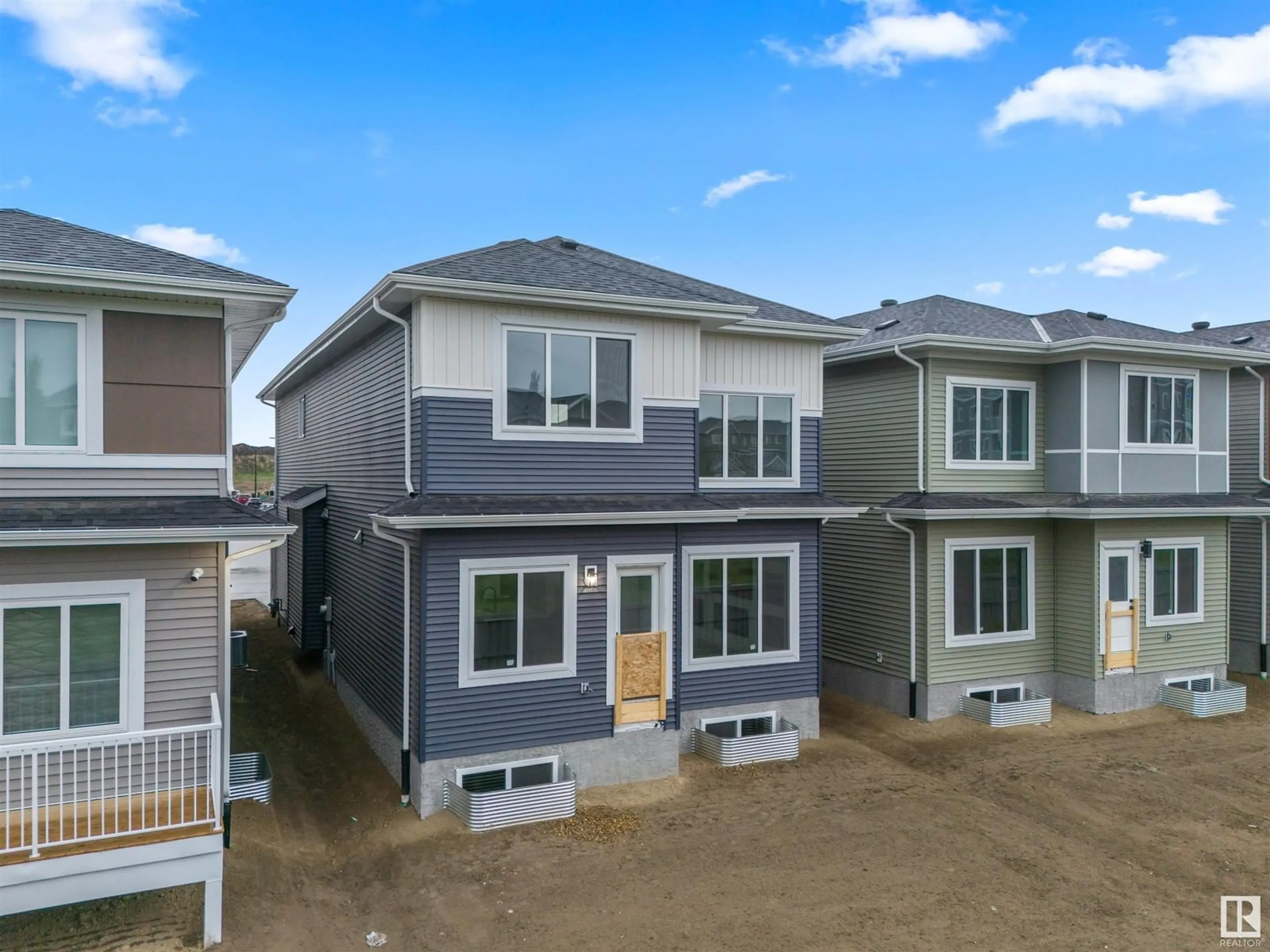 A pic from outside/outdoor area/front of a property/back of a property/a pic from drone, street for 3164 MAGPIE WY, Edmonton Alberta T5S0V4