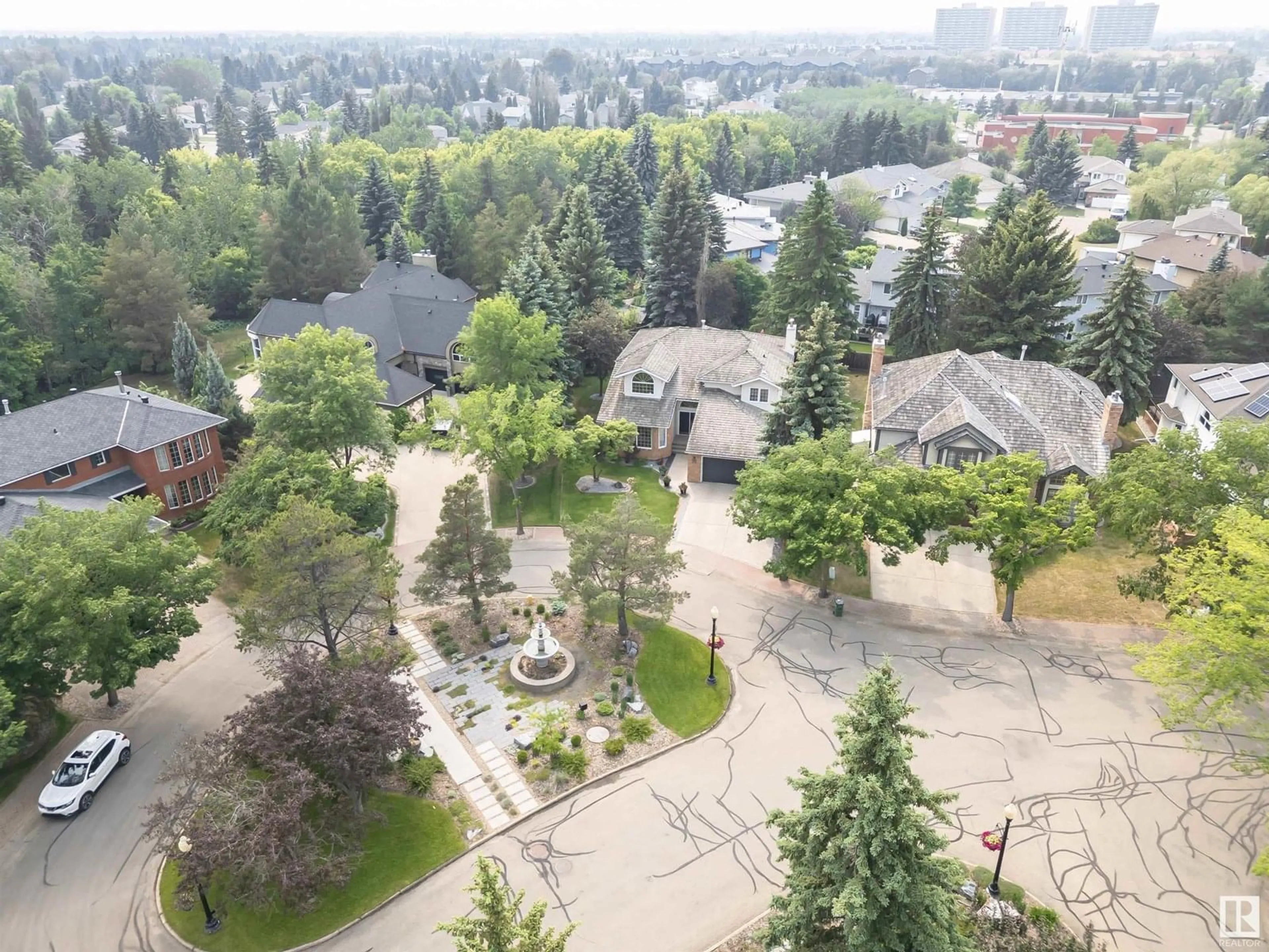 A pic from outside/outdoor area/front of a property/back of a property/a pic from drone, city buildings view from balcony for 32 WEST POINT WD, Edmonton Alberta T5T5N5