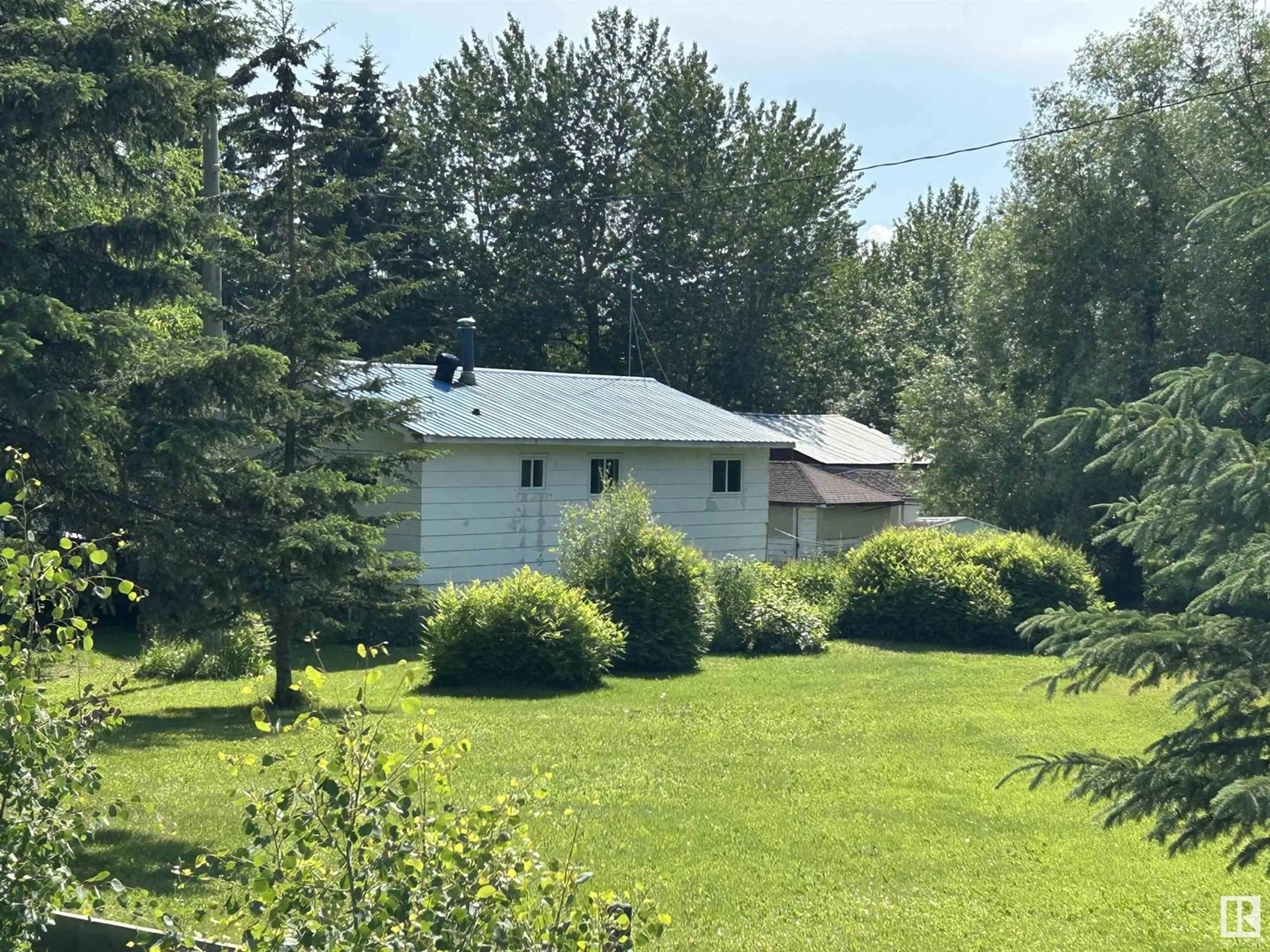 A pic from outside/outdoor area/front of a property/back of a property/a pic from drone, unknown for 2001 TWP ROAD 541, Rural Lac Ste. Anne County Alberta T0E1V0