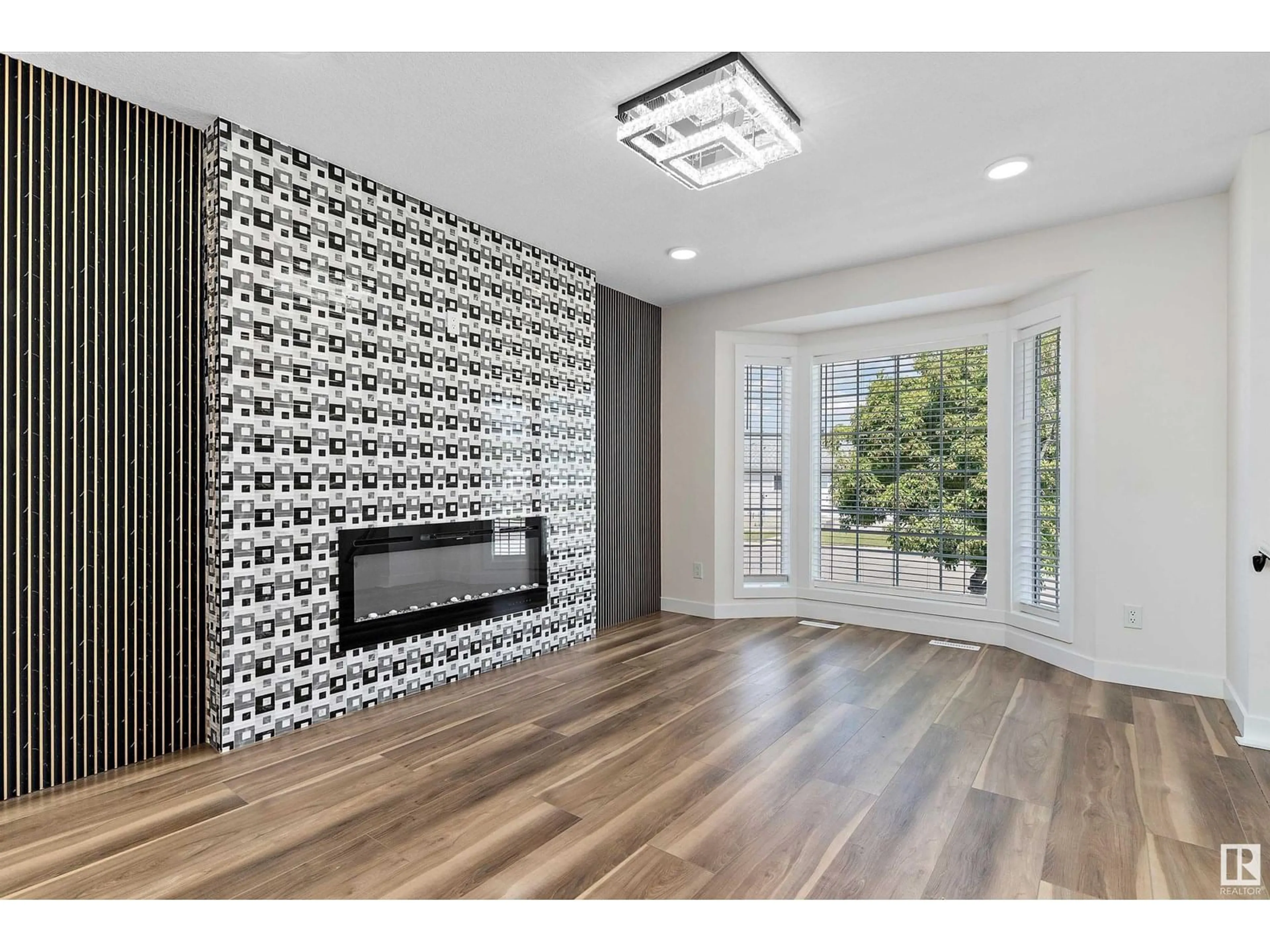 A pic of a room for 197 KIRKWOOD AV, Edmonton Alberta T6L6K7