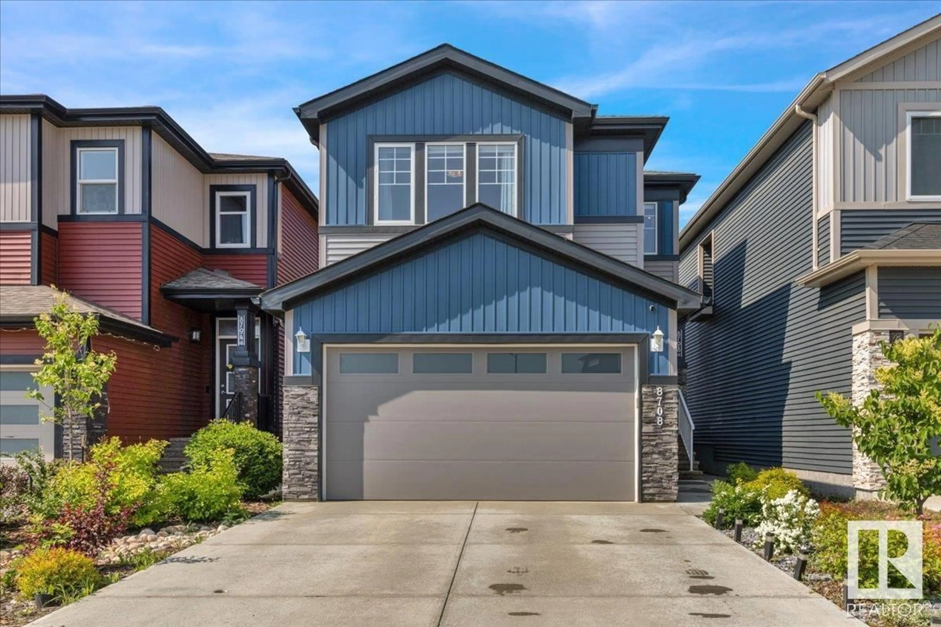 Home with vinyl exterior material, street for NW - 8708 223 ST, Edmonton Alberta T5T7L6