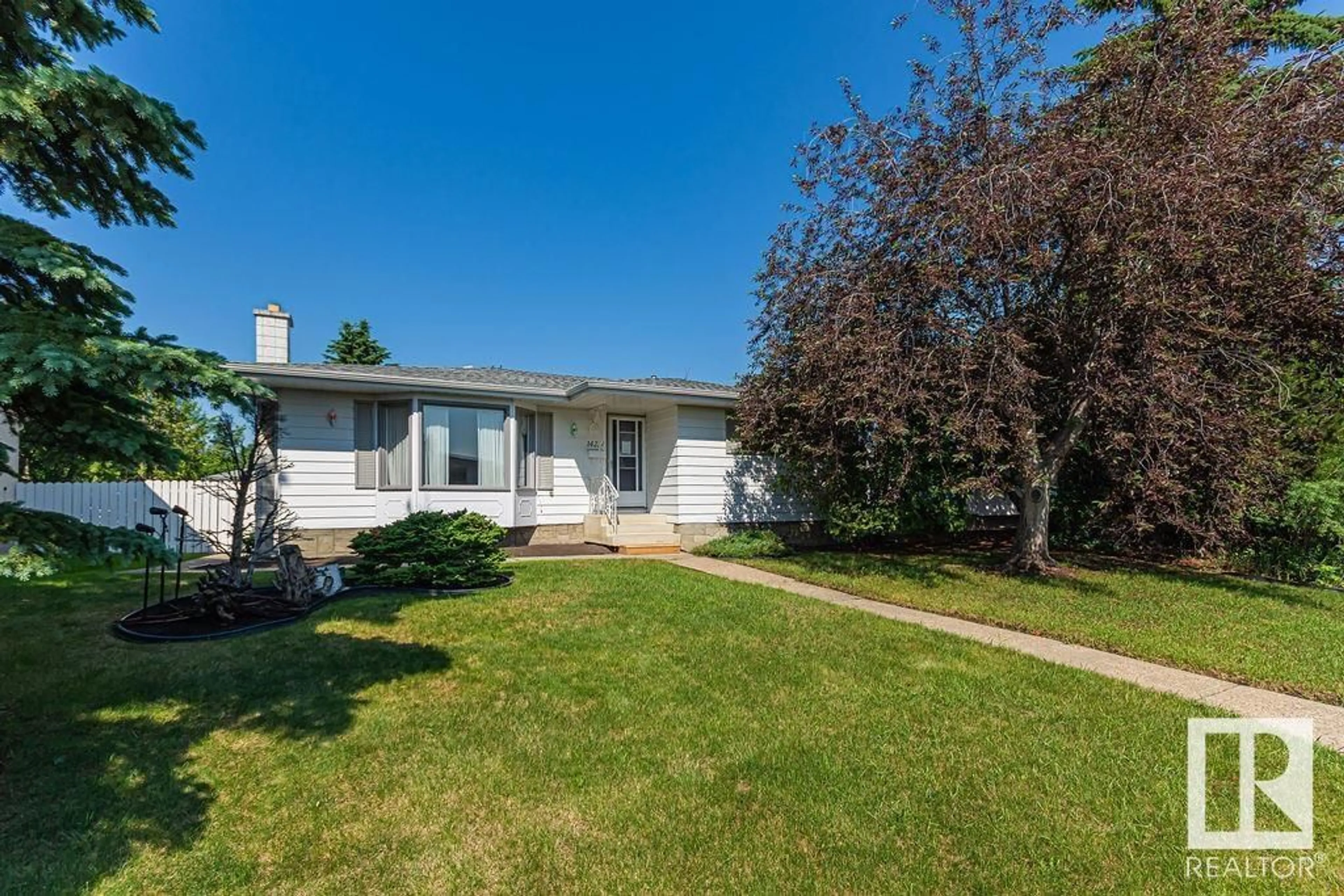 Home with vinyl exterior material, street for NW - 14224 78 ST, Edmonton Alberta T5C1H5