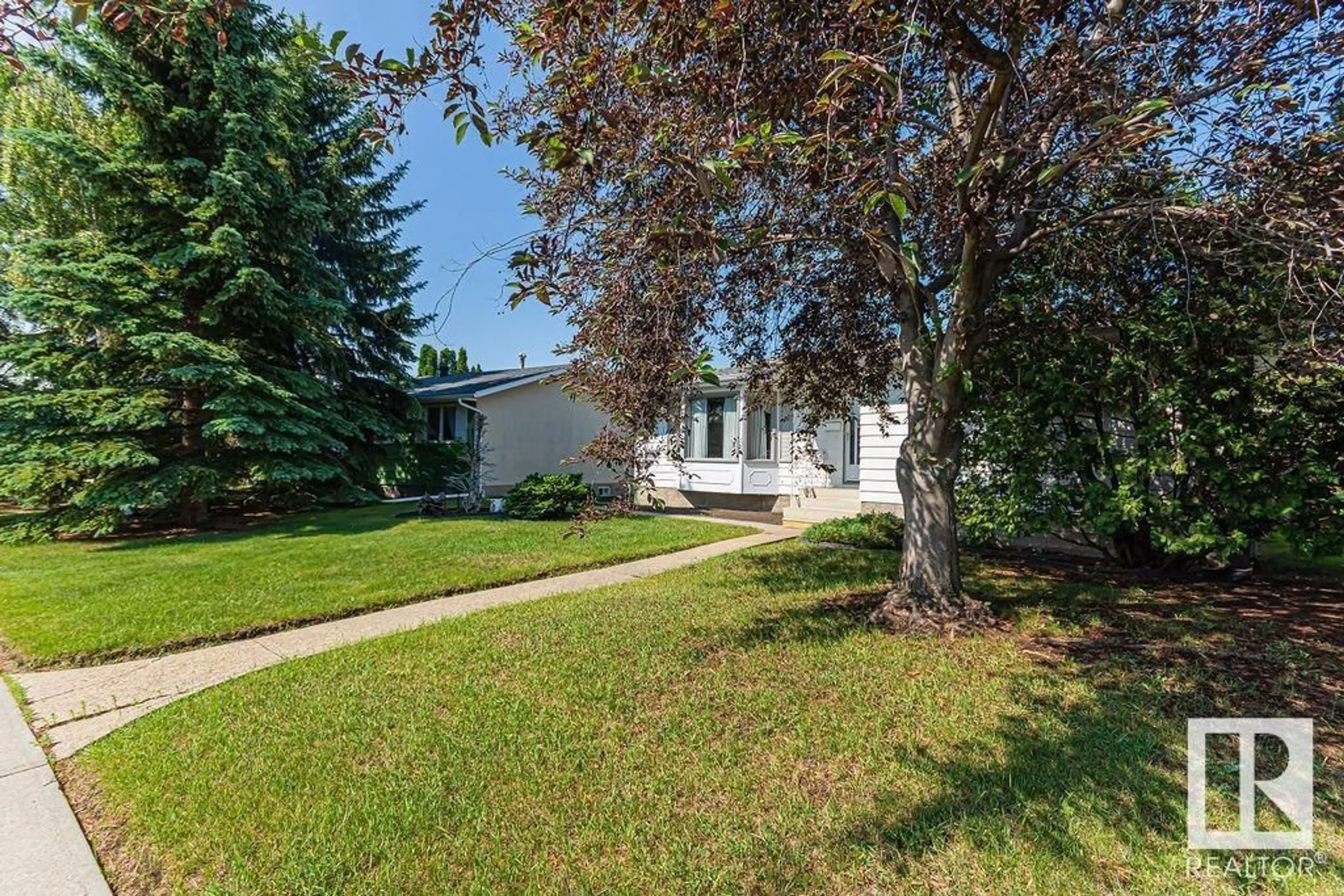 A pic from outside/outdoor area/front of a property/back of a property/a pic from drone, street for NW - 14224 78 ST, Edmonton Alberta T5C1H5