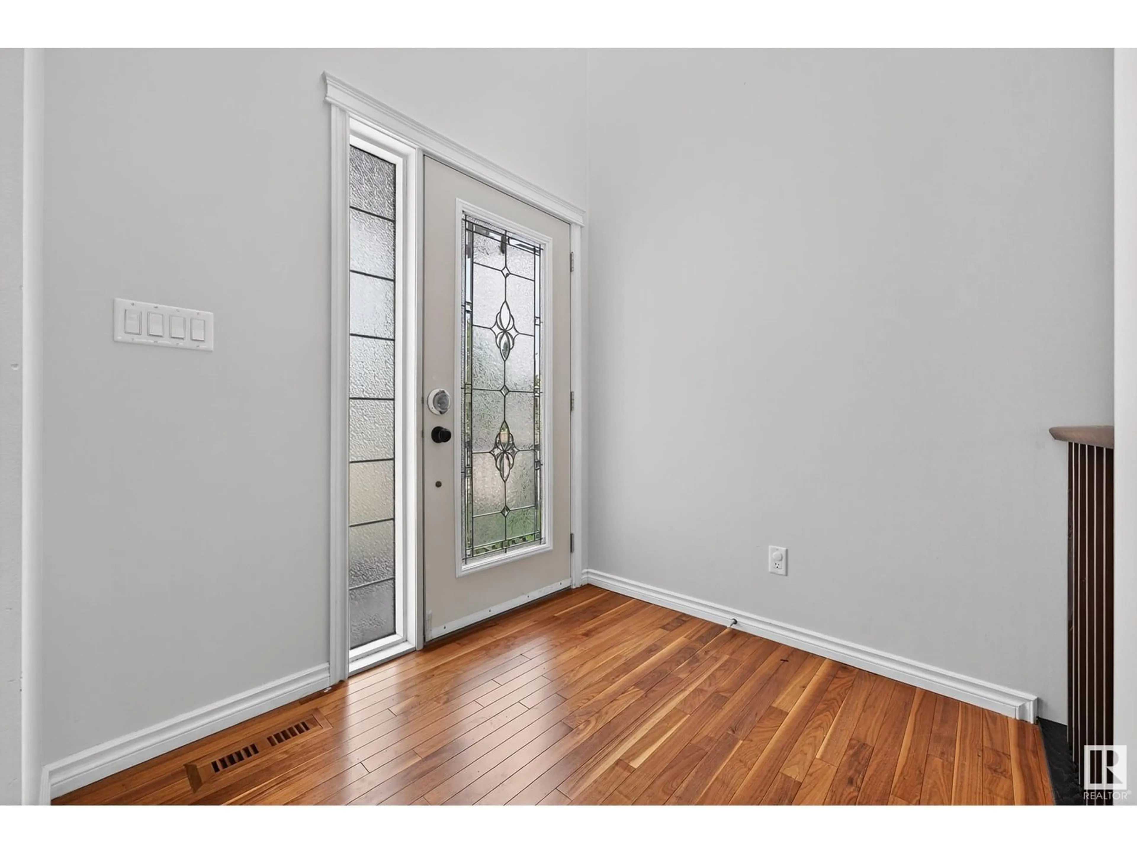 Indoor entryway for 16904 57 ST, Edmonton Alberta T5Y0K4