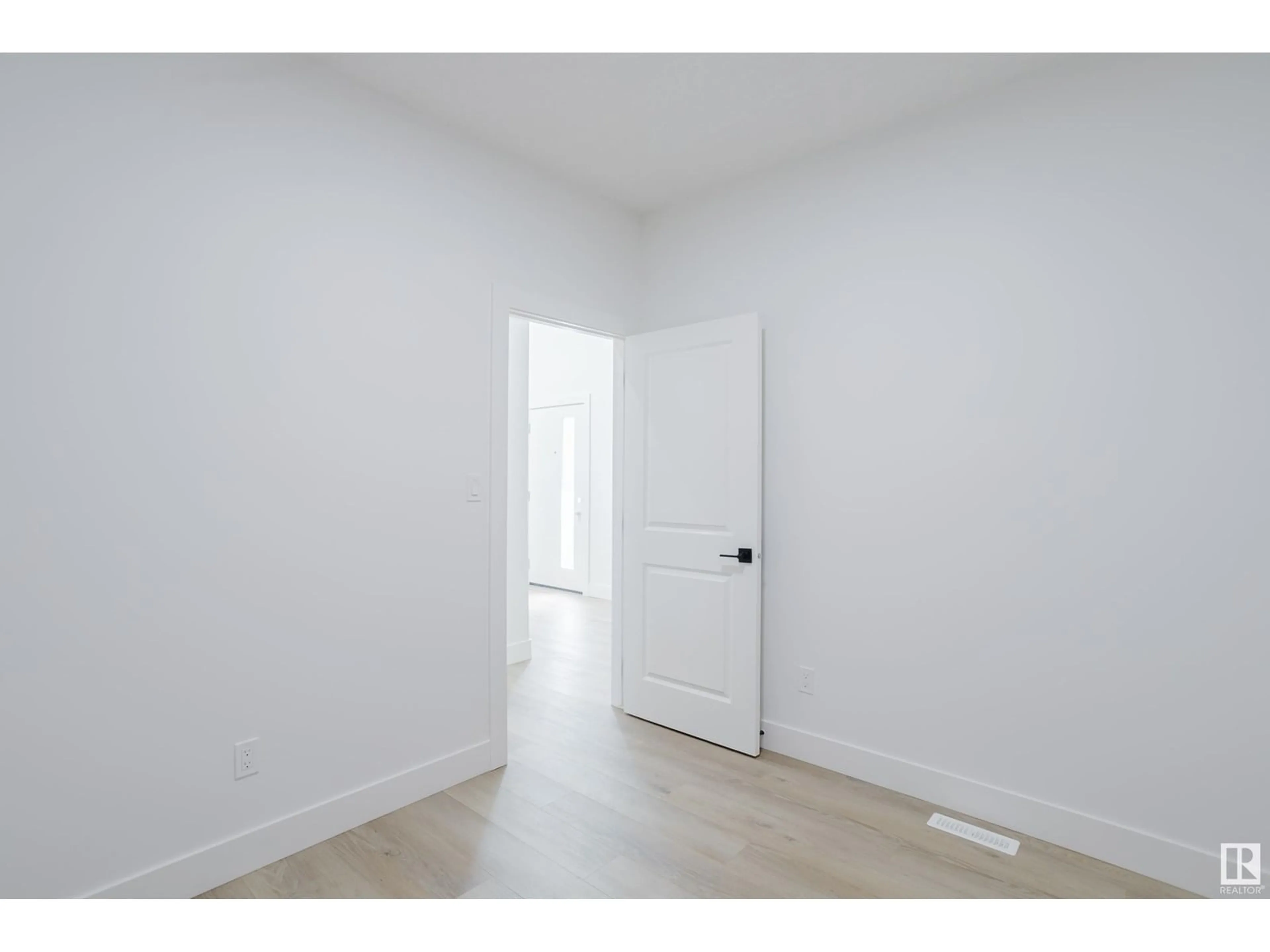 A pic of a room for NW - 1961 209A ST, Edmonton Alberta T6M3C9