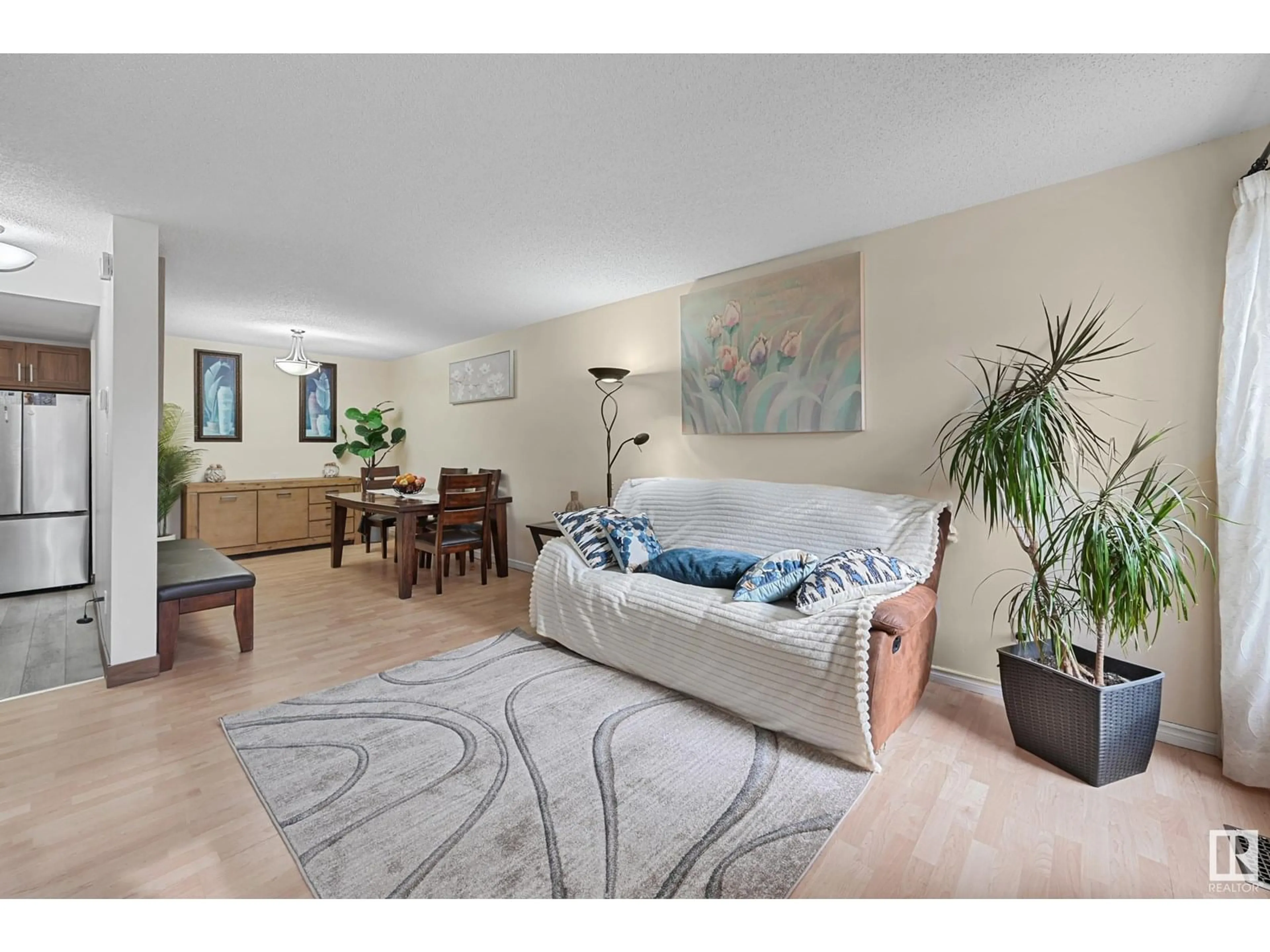 Living room with furniture, unknown for 18425 66 AV, Edmonton Alberta T5T2M1