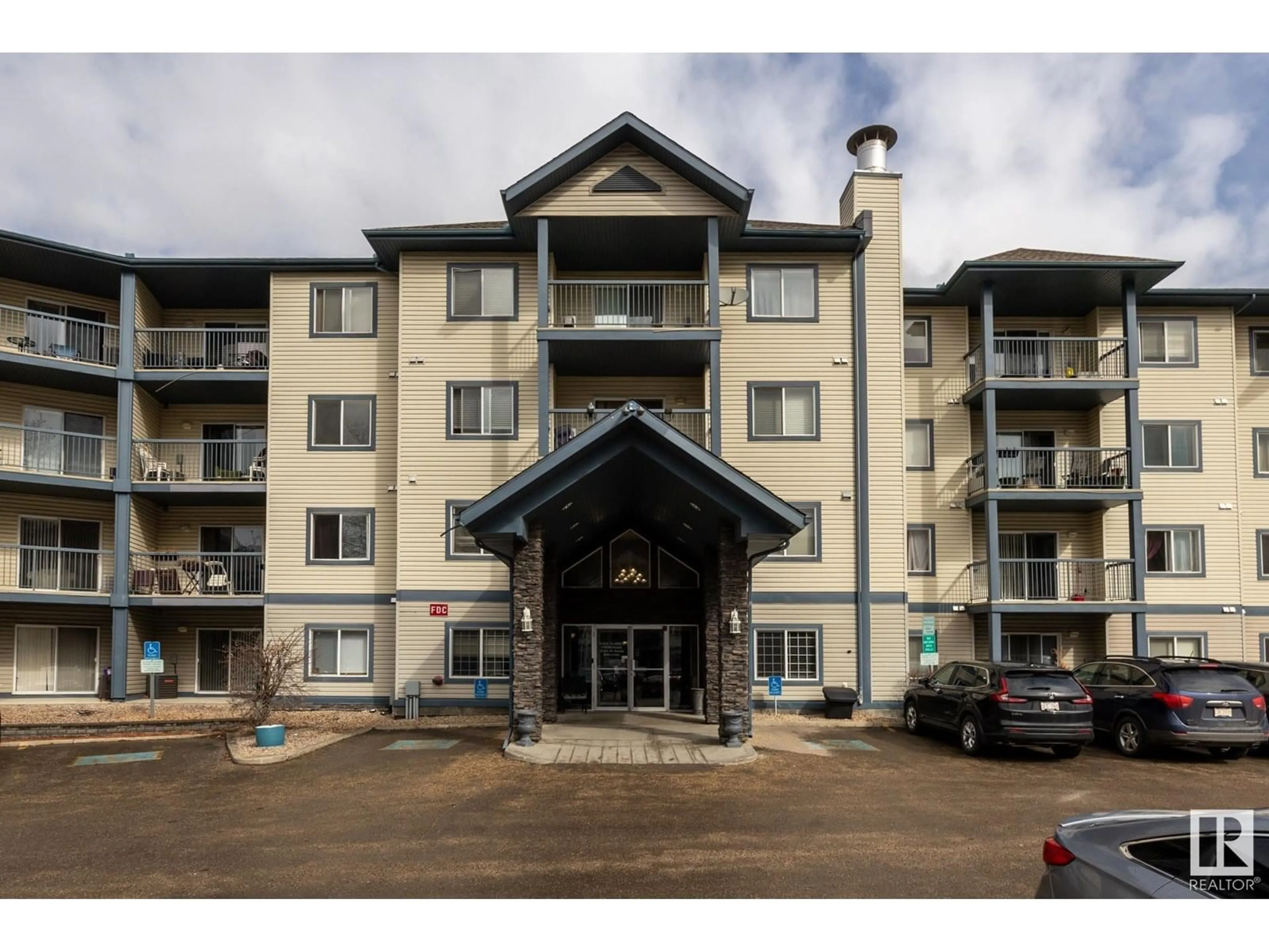Indoor foyer for NW - 238 16311 95 ST, Edmonton Alberta T5Z3Y5